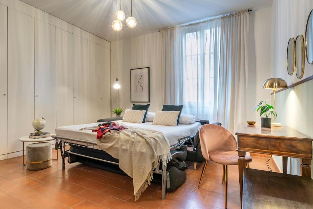 Santarosa Five Senses * Florence