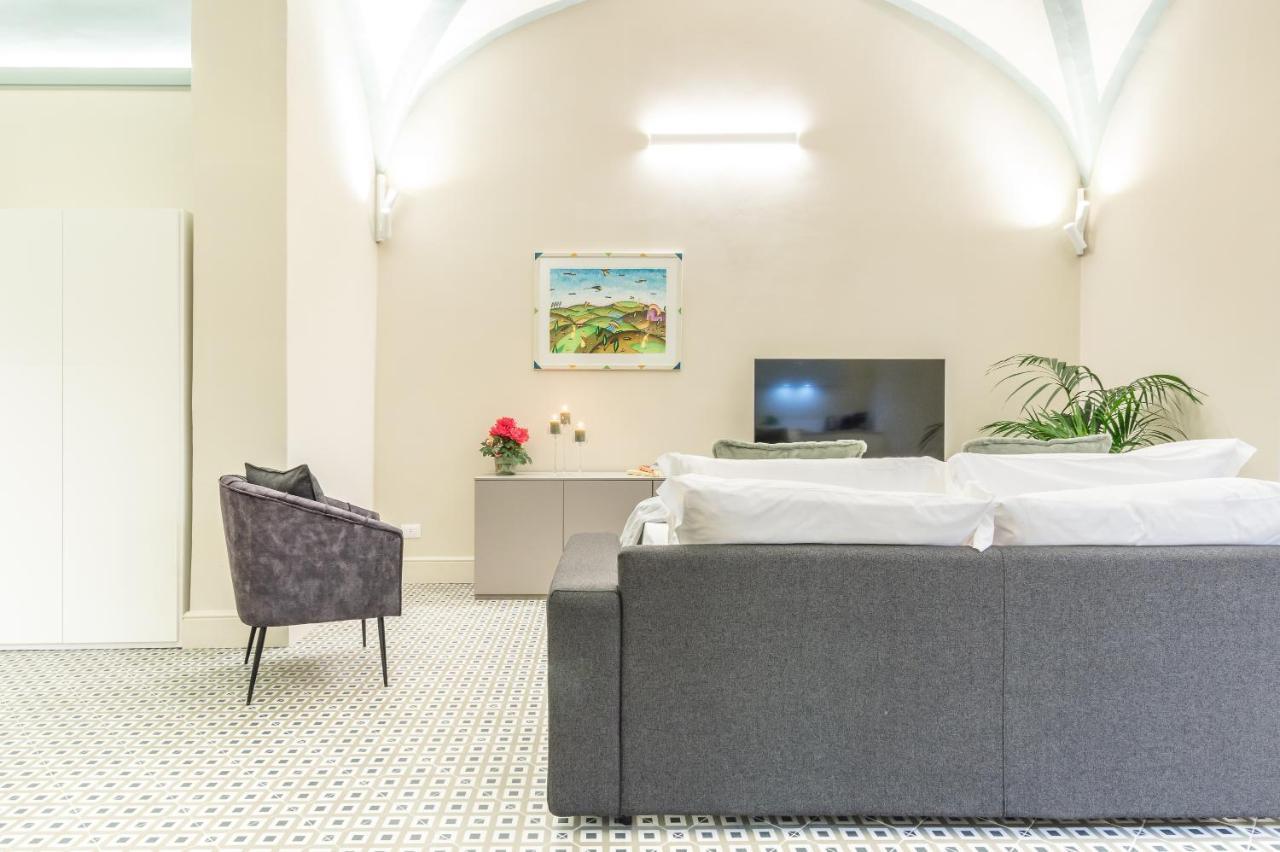 Cavour Five Senses Florence
