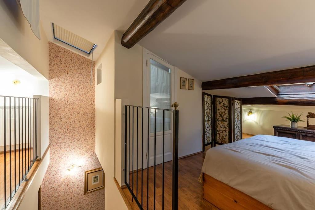 Santarosa Five Senses * Florence