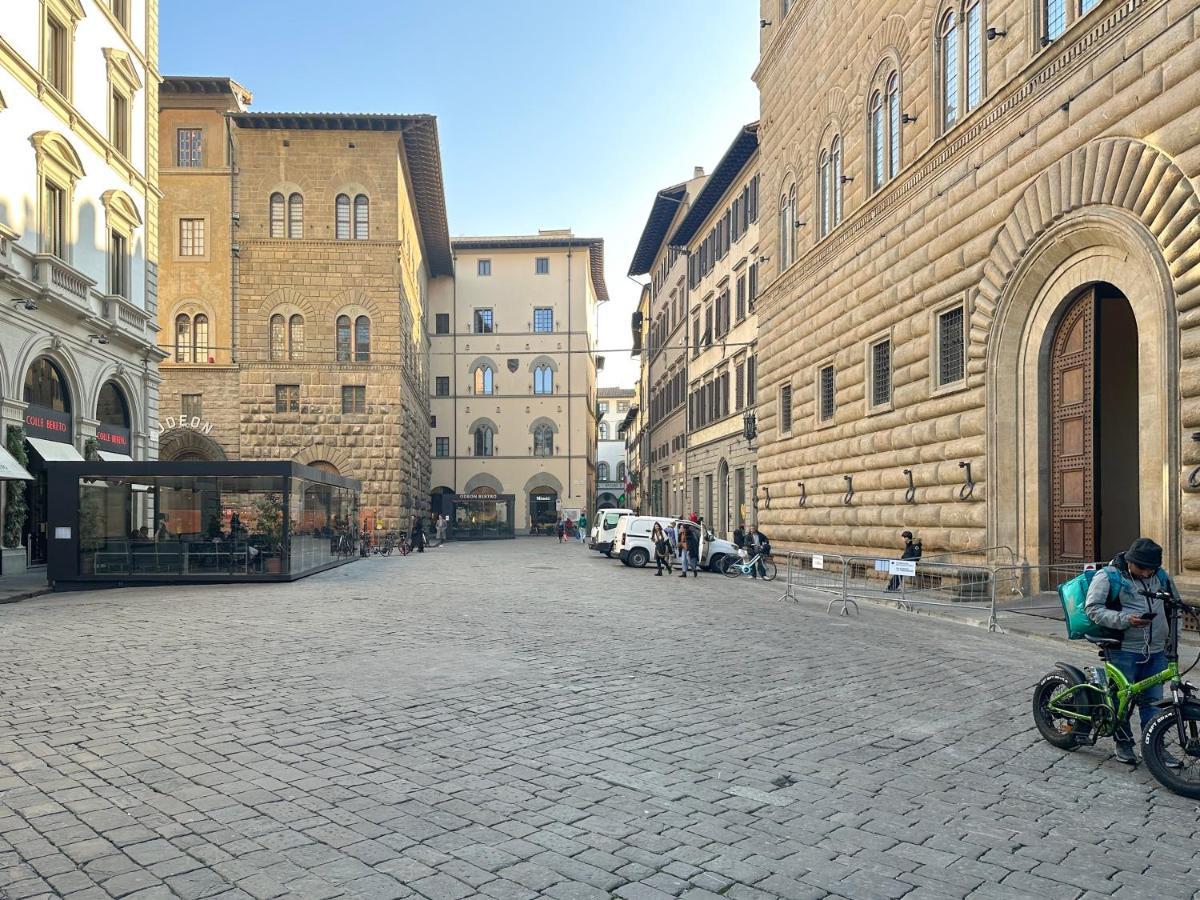 Penthouse In Palace Strozzi Apartment *