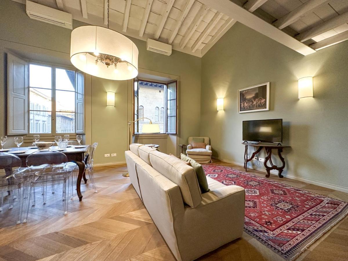 Penthouse In Palace Strozzi Apartment