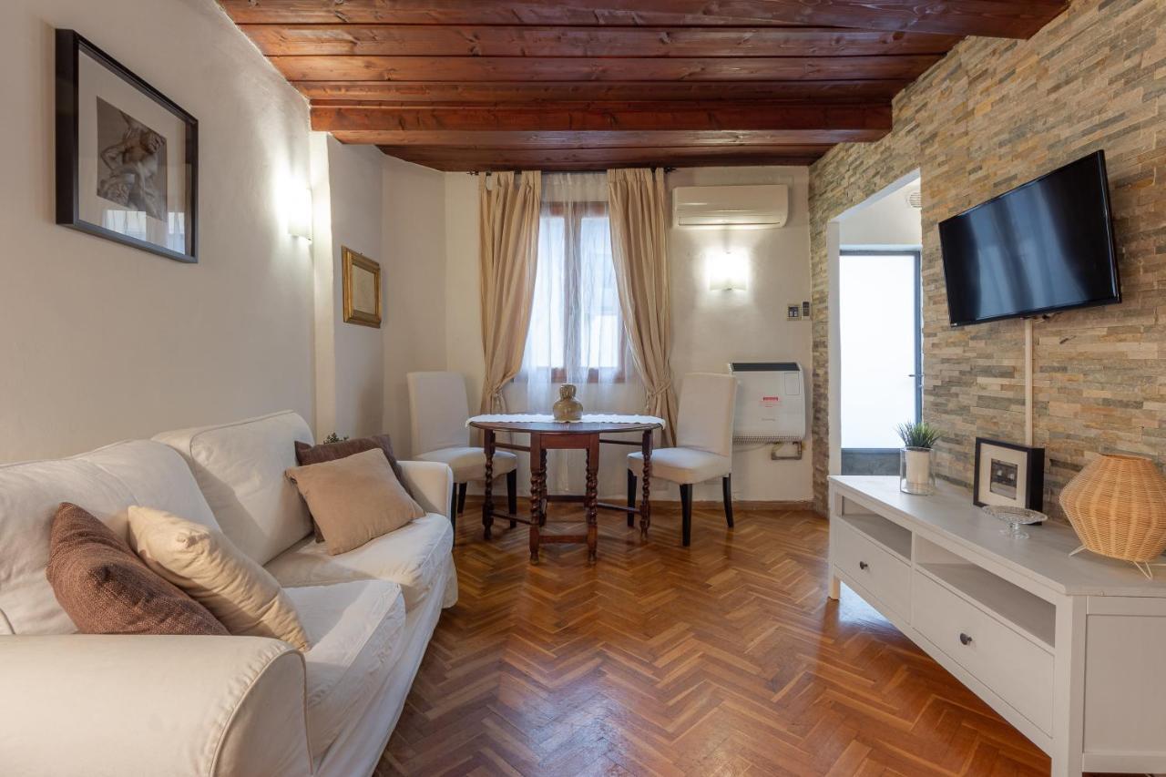 Signoria Florentine Apartment *