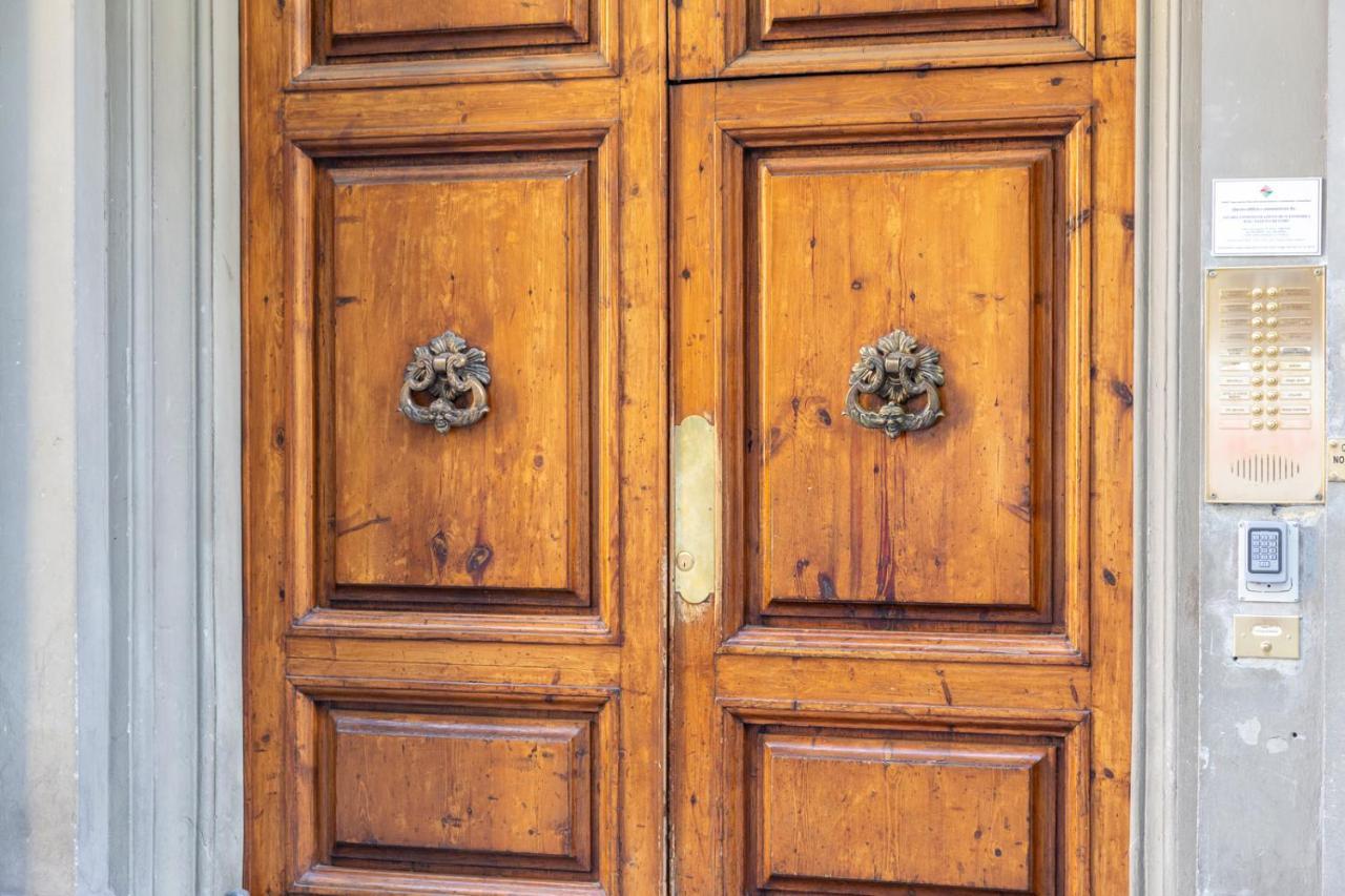 Guelfi Loft In A Historic Palace Appartamento