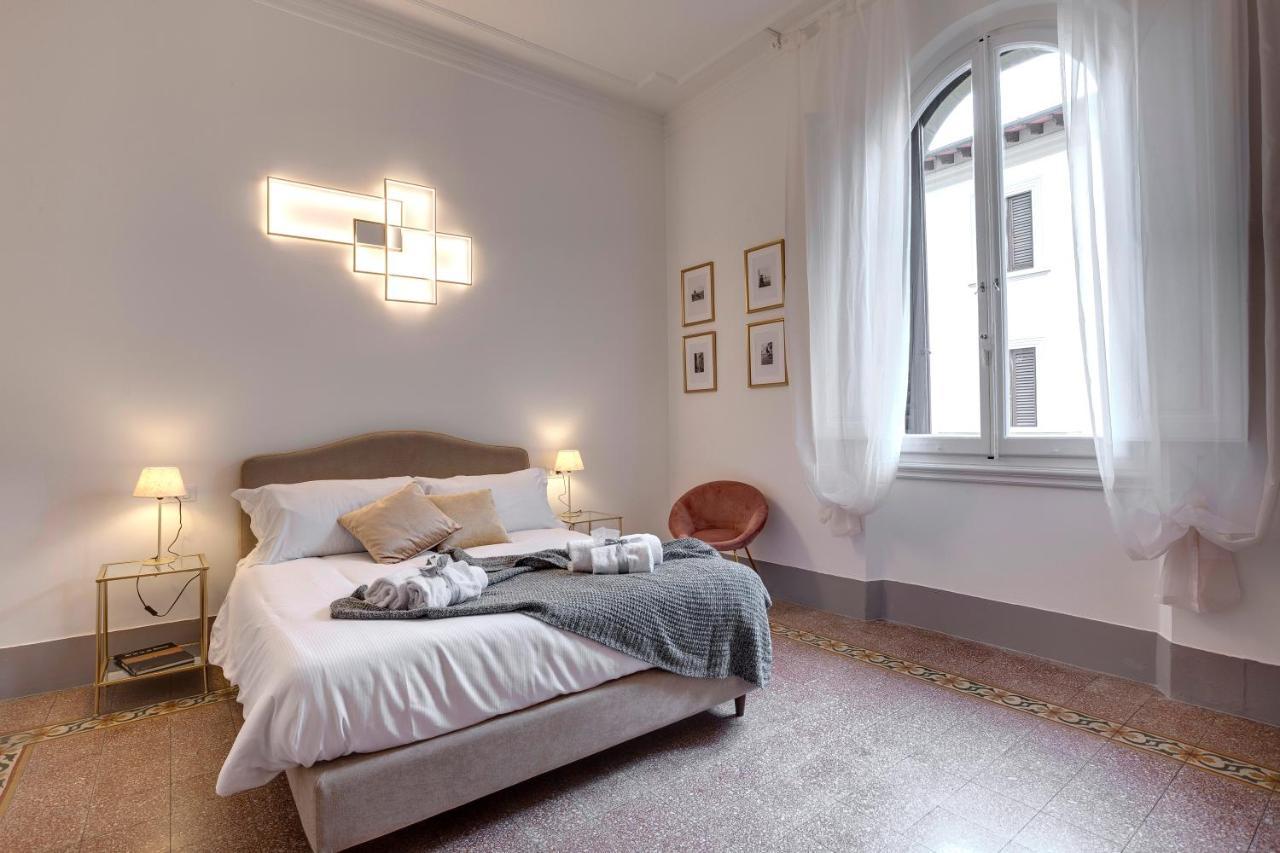 Apartment Magenta By Mamo Florence