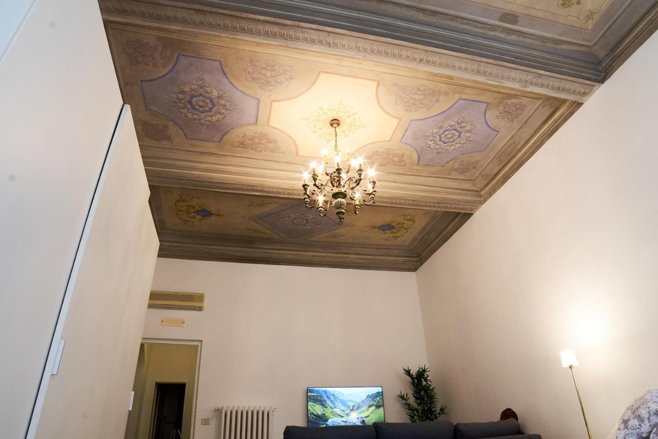 Alfani Apt - Dolcevita Holiday
