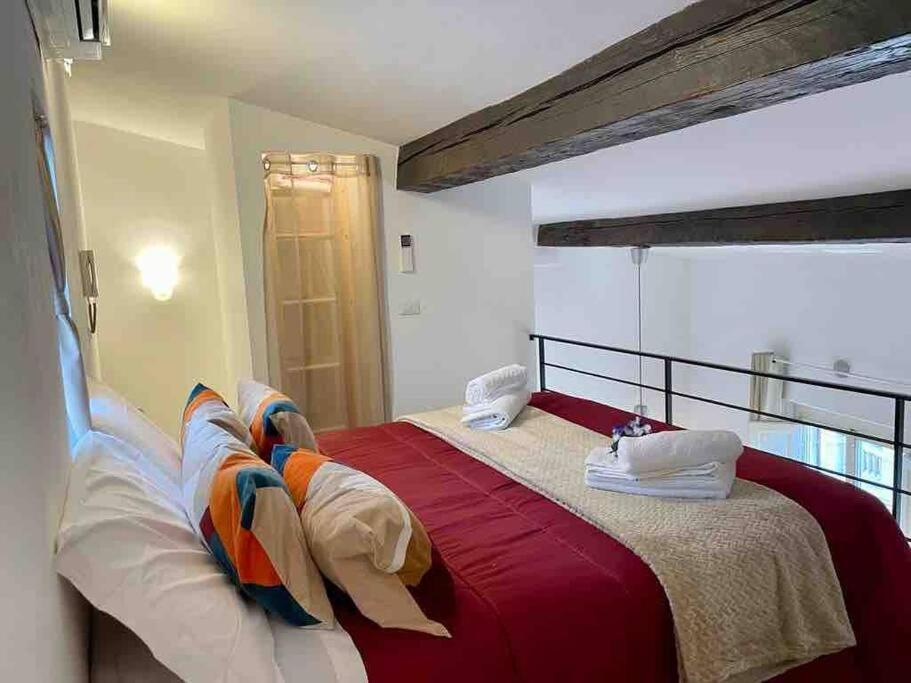 Apartment Novella's Loft Near Santa Maria Novella Station Florence