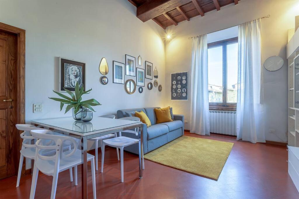 Apartment Discovering Florence