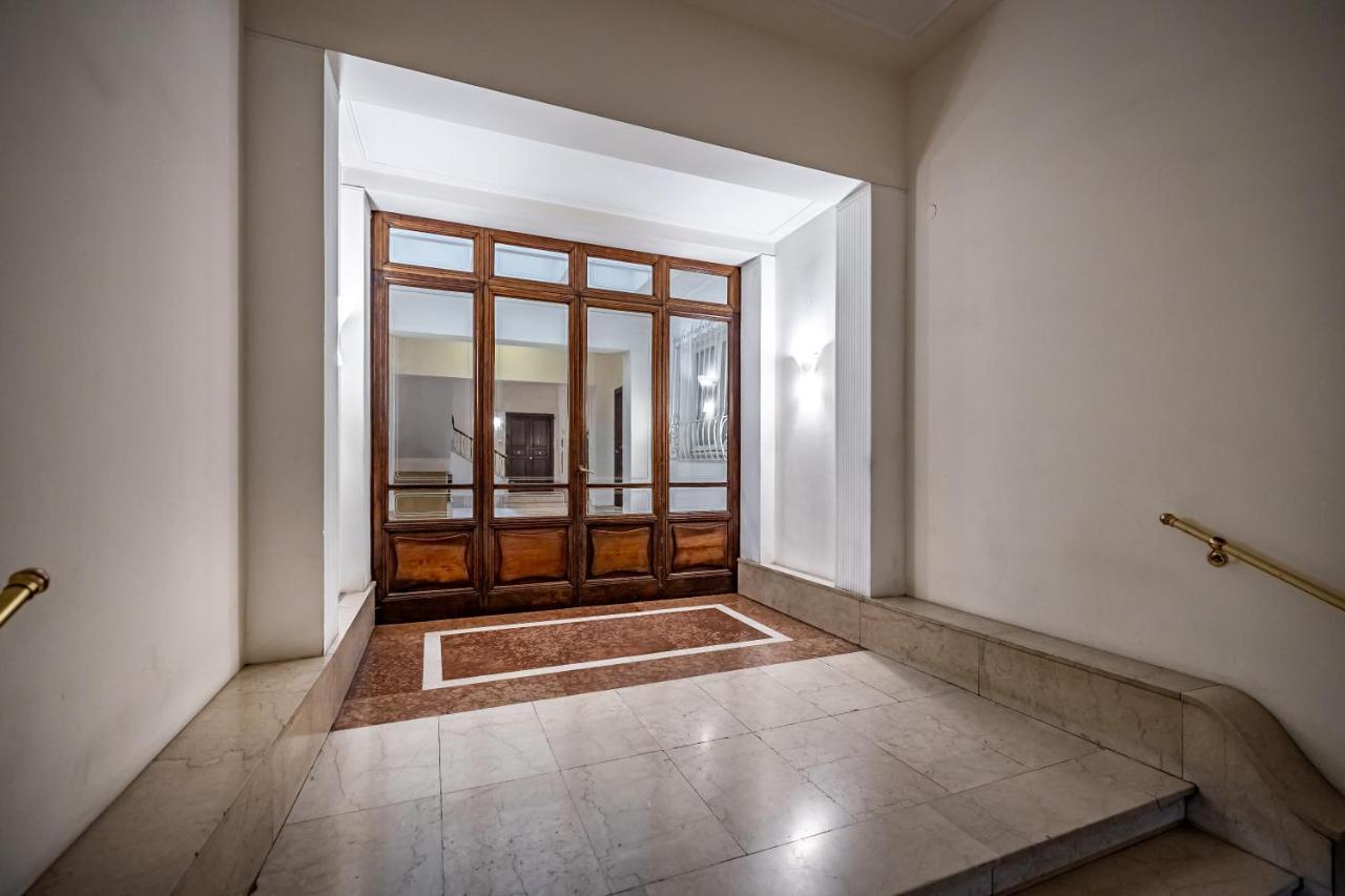 Yid Lamarmora Luxury Contemporary Apartment