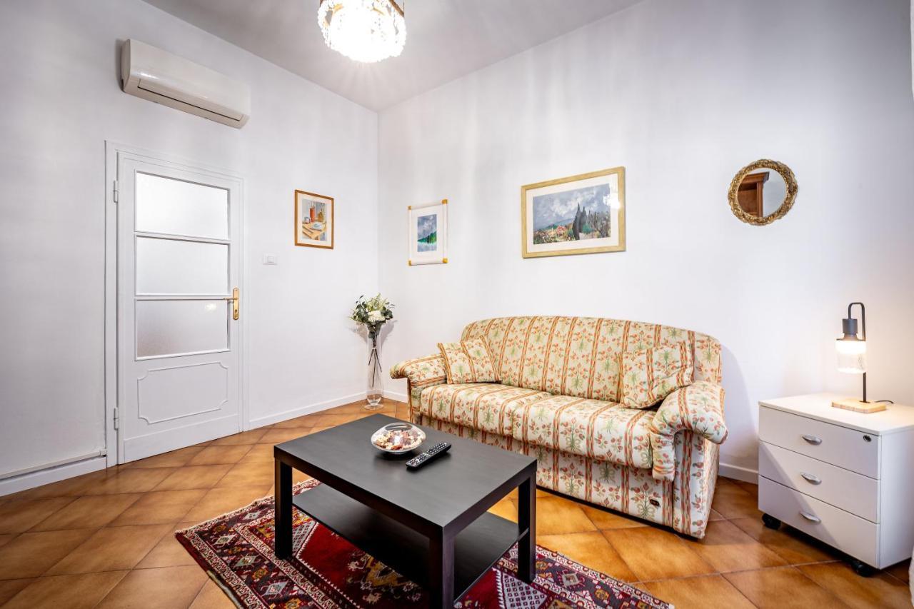 Yid Comfortable With Lift Firenze