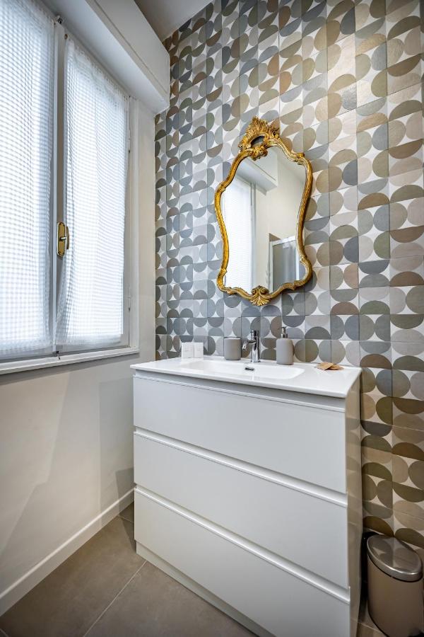 Yid Comfortable With Lift Firenze