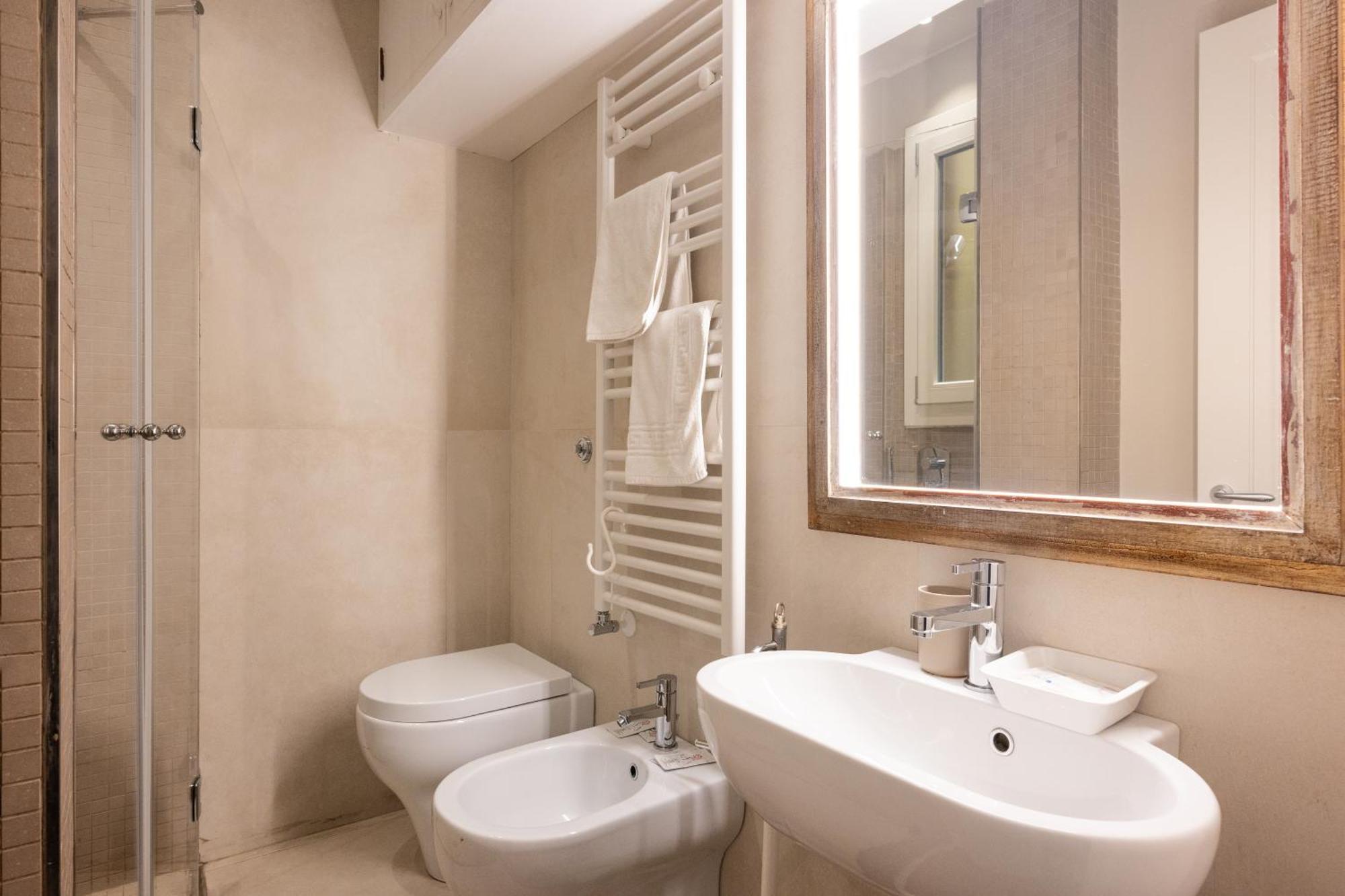 Smooth Mansion In Ponte Vecchio Apartment Florence