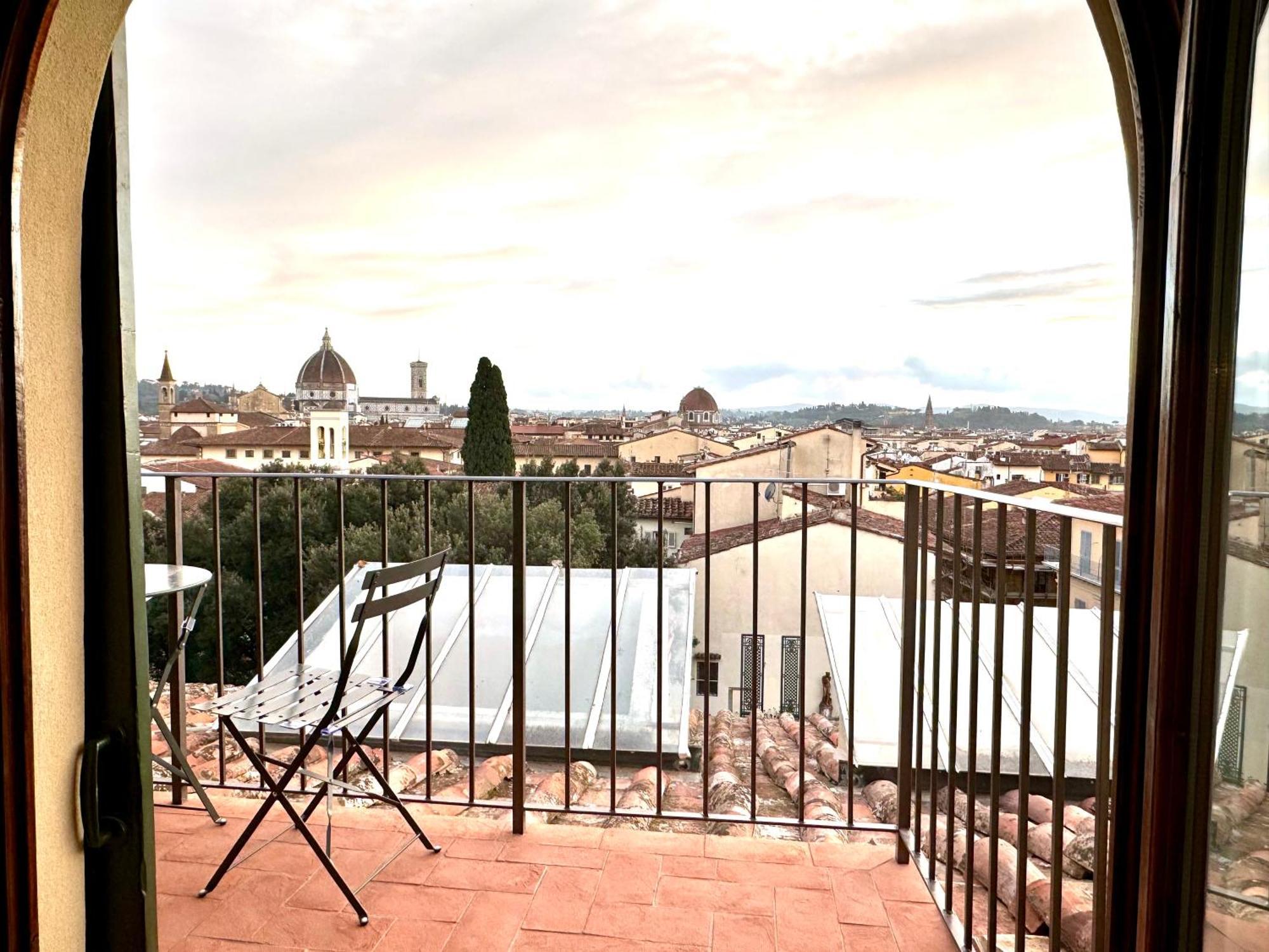 Palazzo Pandolfini's City-view Apartment *