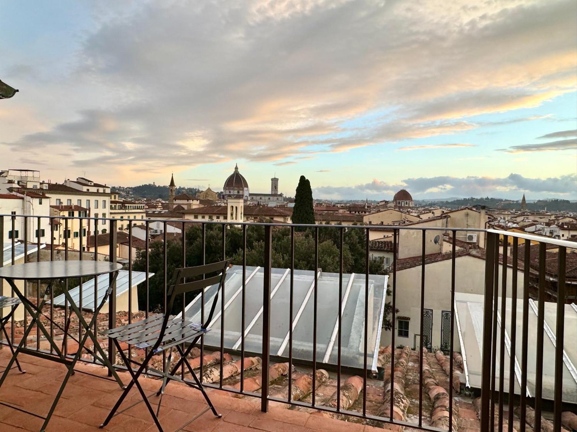 Palazzo Pandolfini's City-view Apartment