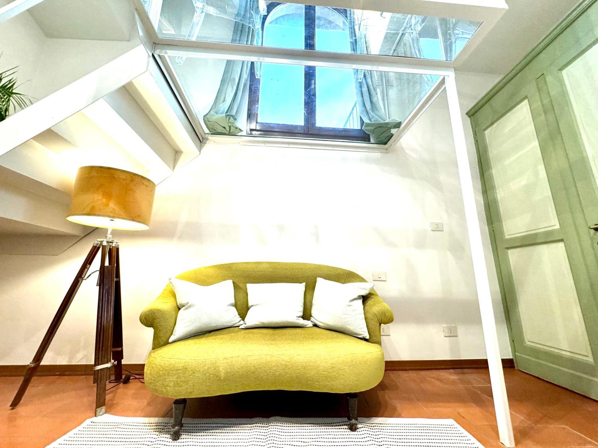 Palazzo Pandolfini's City-view Apartment Florence