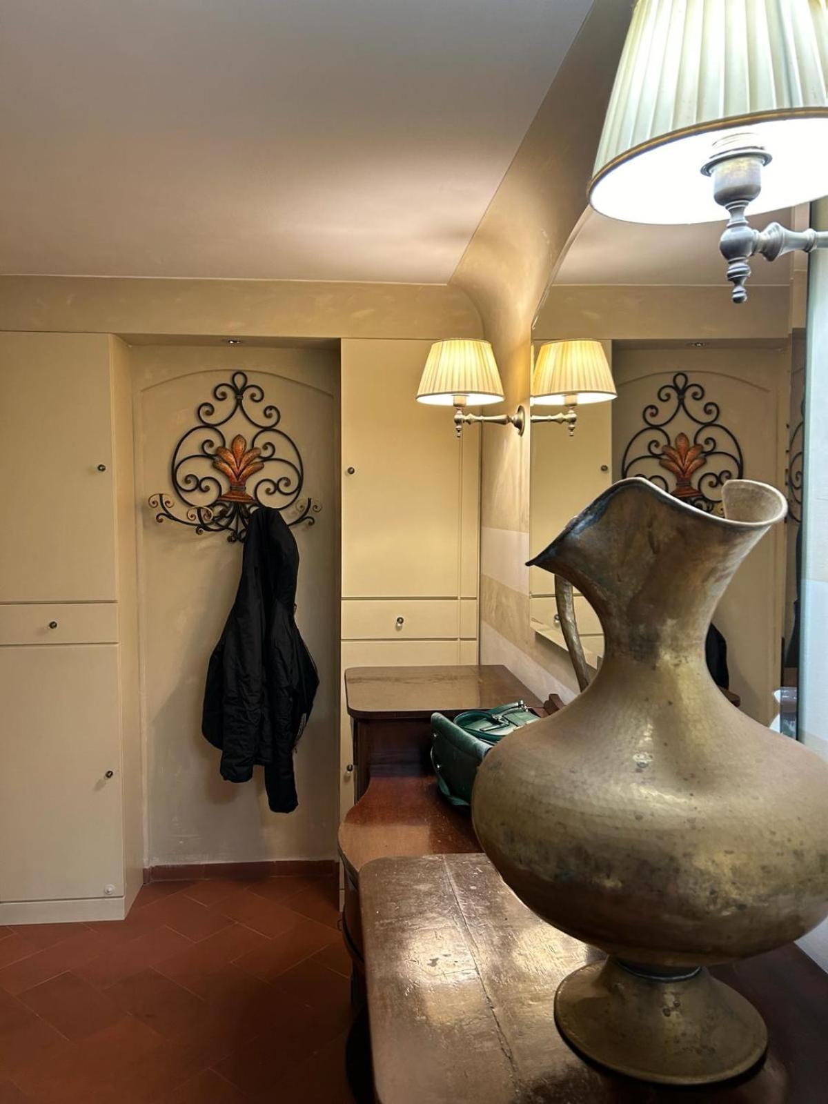 Apartment Borgo San Jacopo 8 Florence