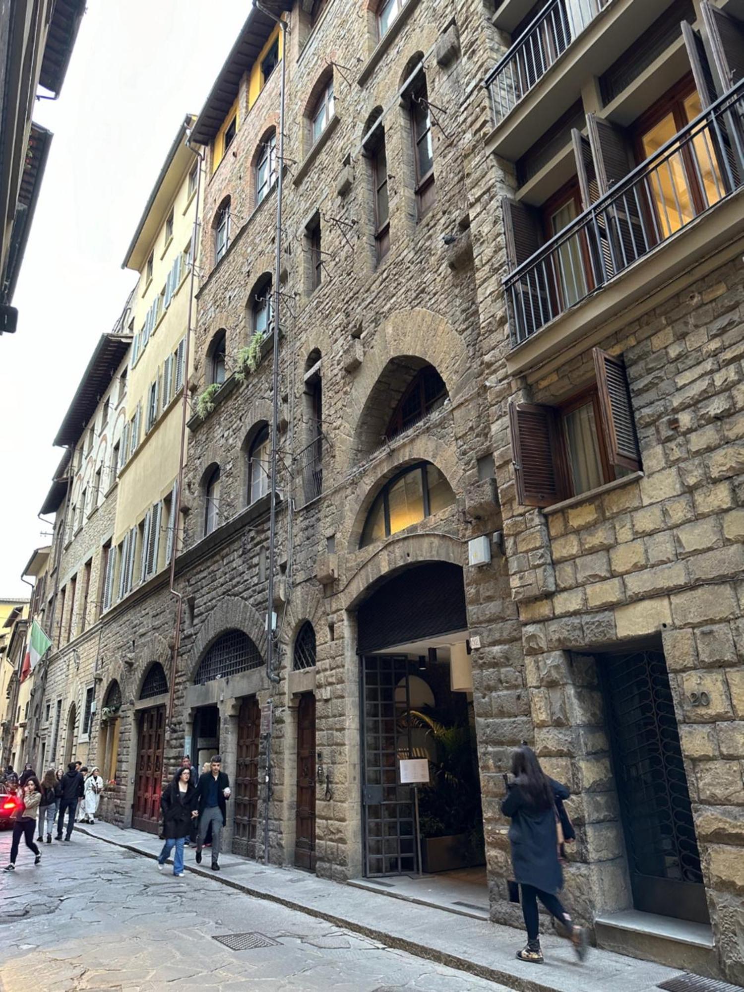 Apartment Borgo San Jacopo 8 *