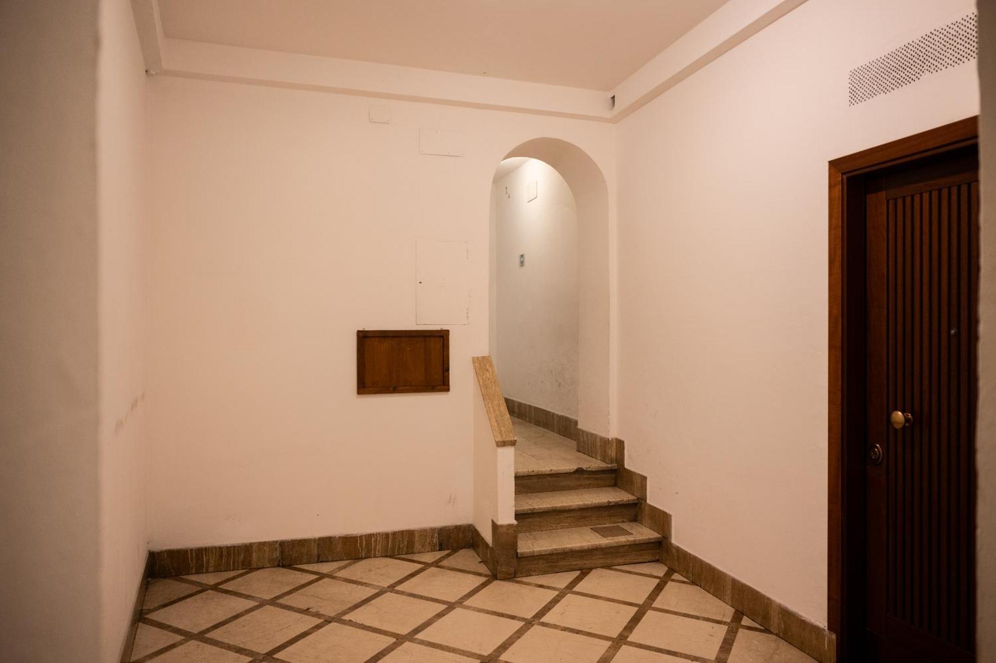 Smooth Mansion In Ponte Vecchio Apartment