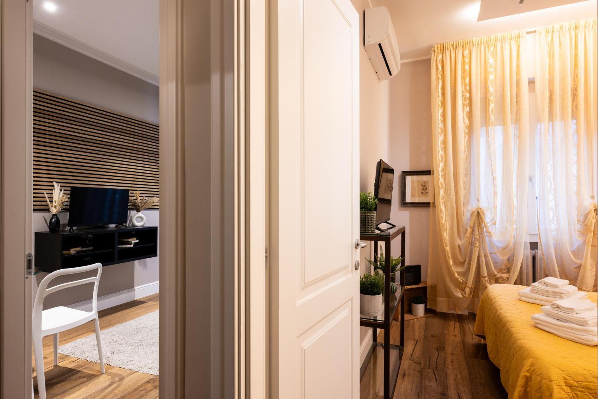 Smooth Mansion In Ponte Vecchio Apartment Florence