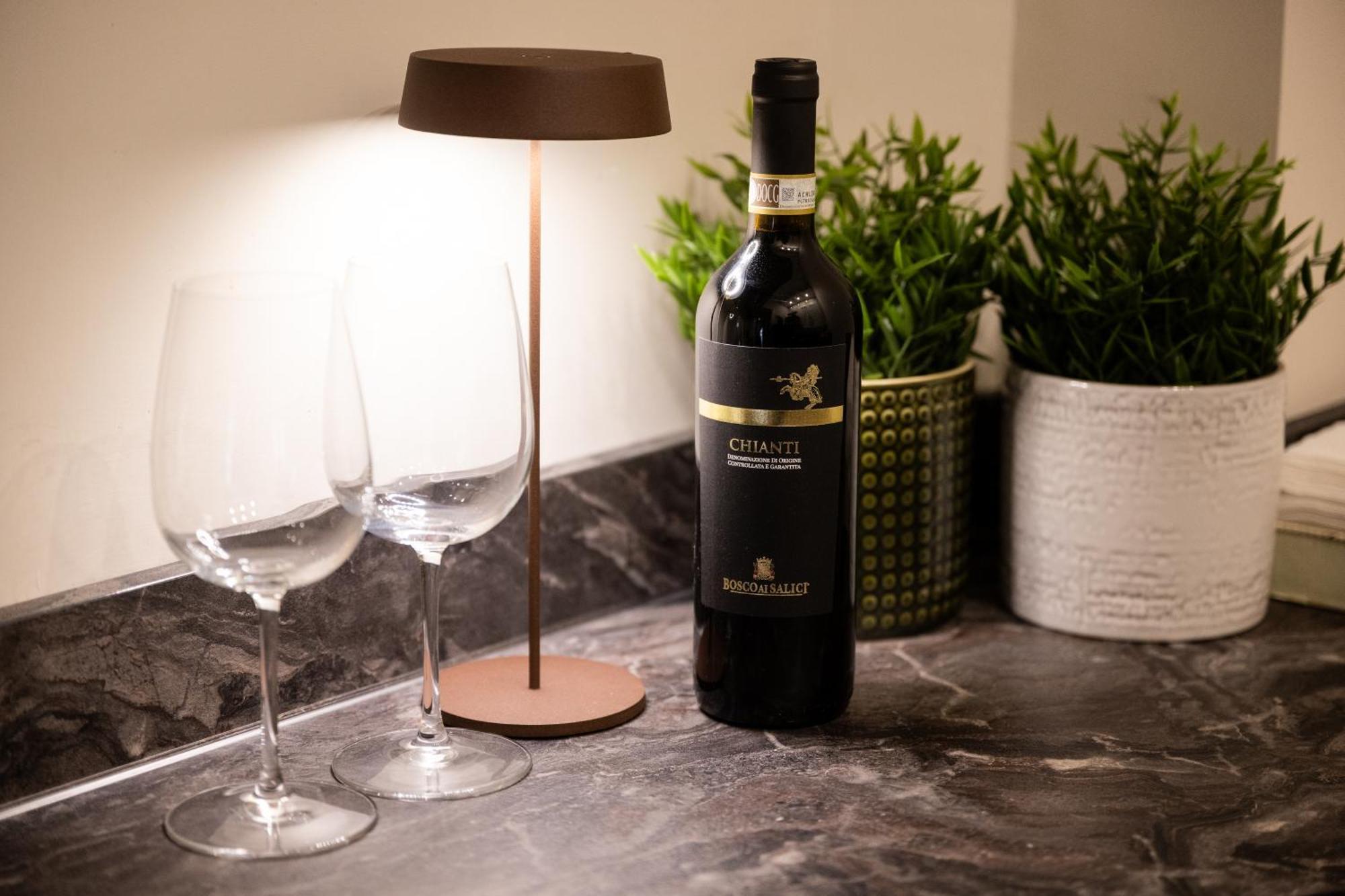 Smooth Mansion In Ponte Vecchio Apartment