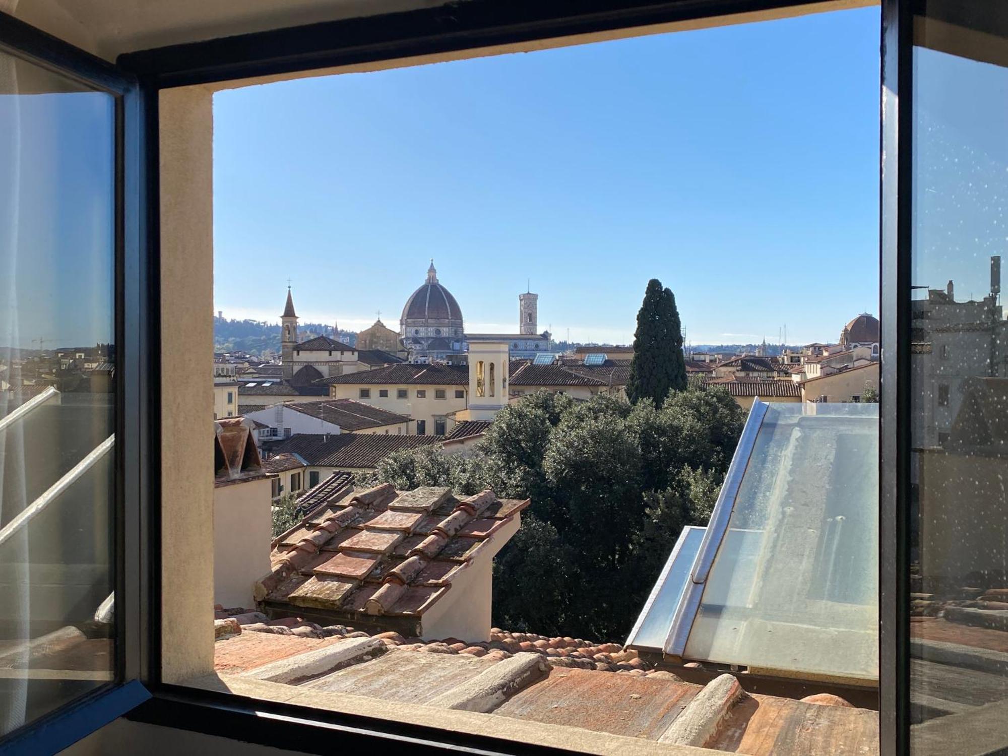 Palazzo Pandolfini's City-view Apartment Florence