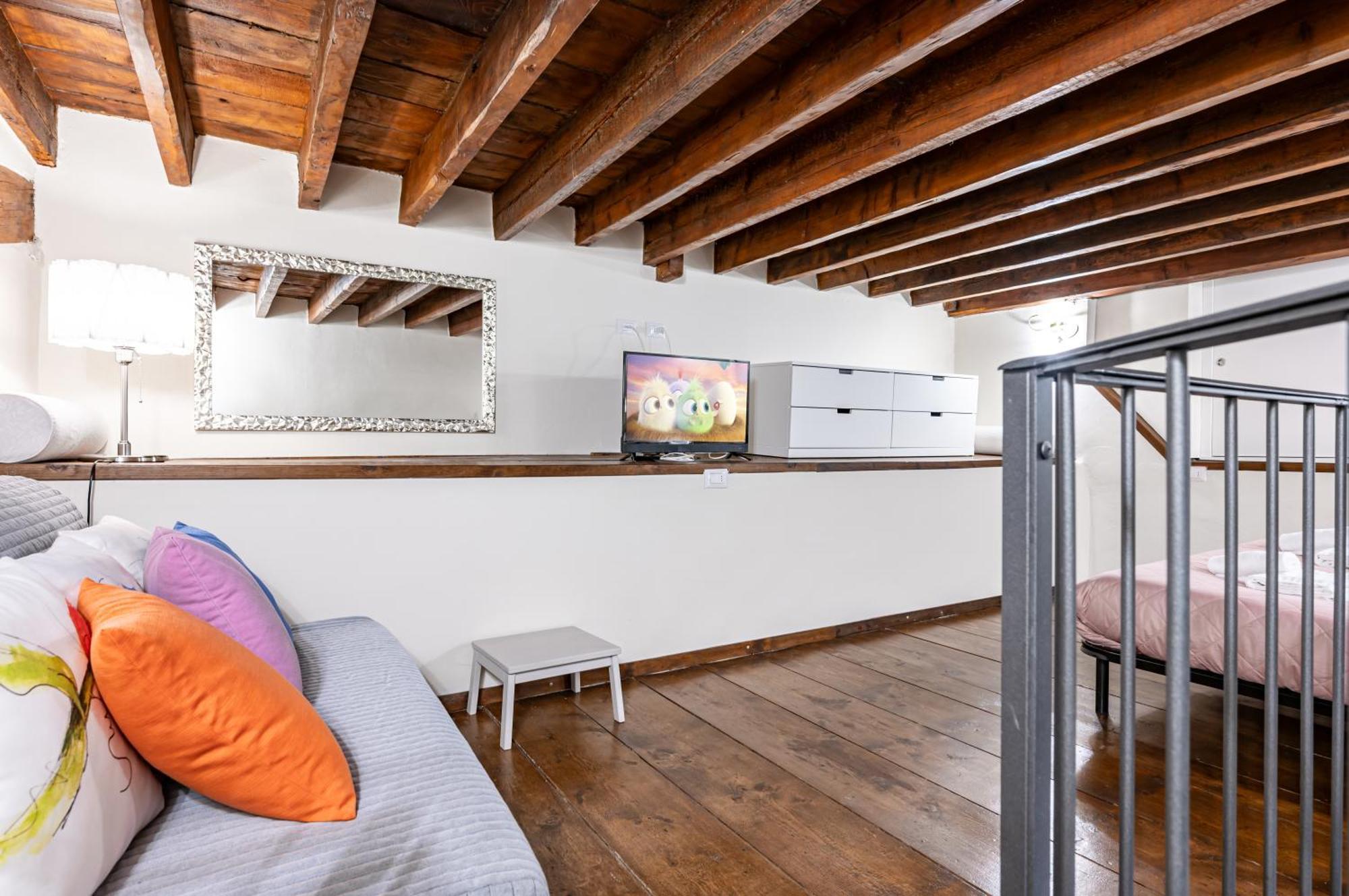 Il Covo Di Camillo - And Charming
