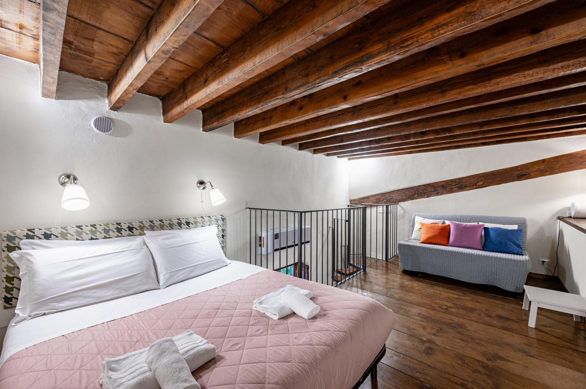 Il Covo Di Camillo - And Charming