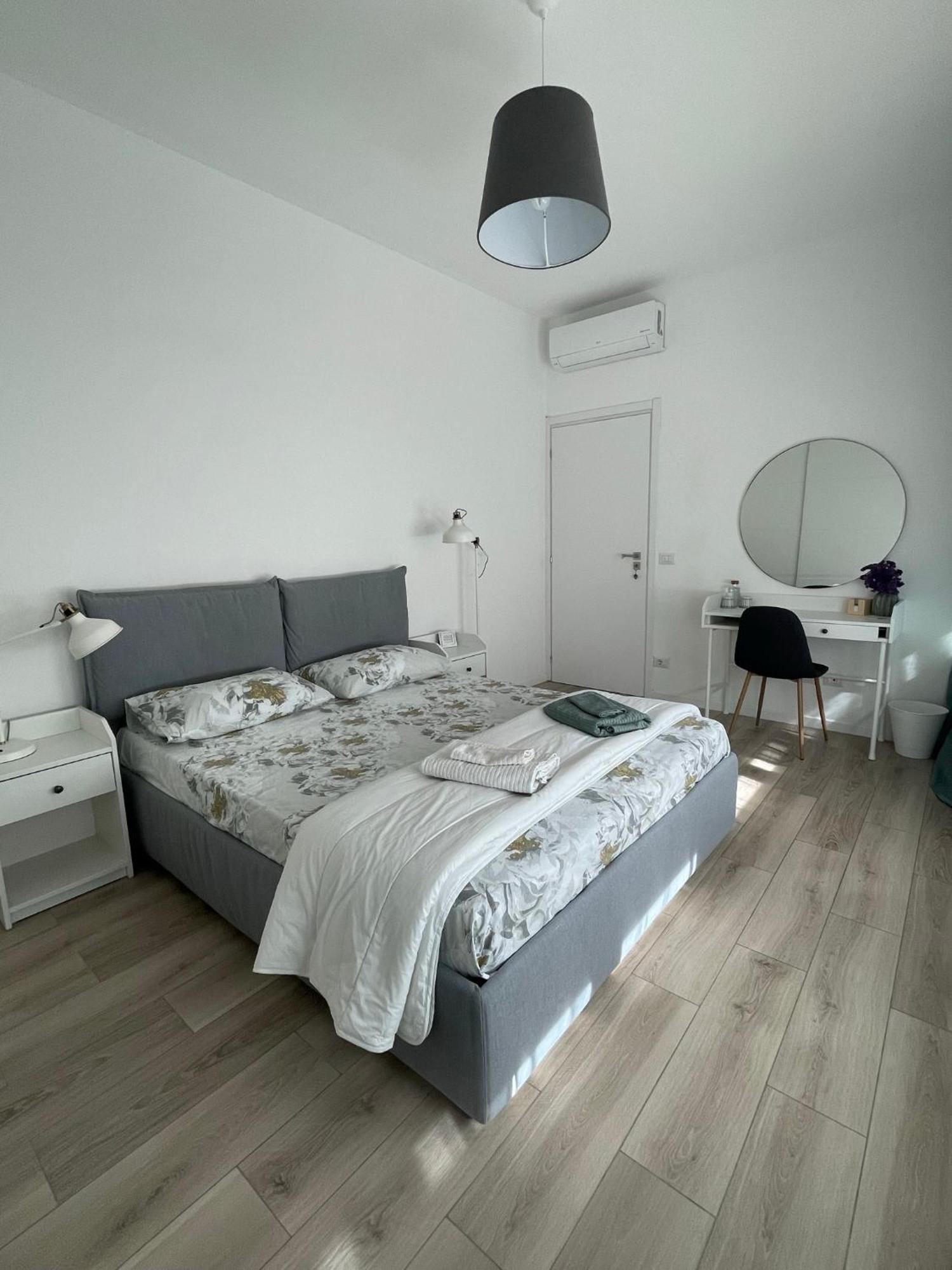 Private In Daniela's House Homestay *
