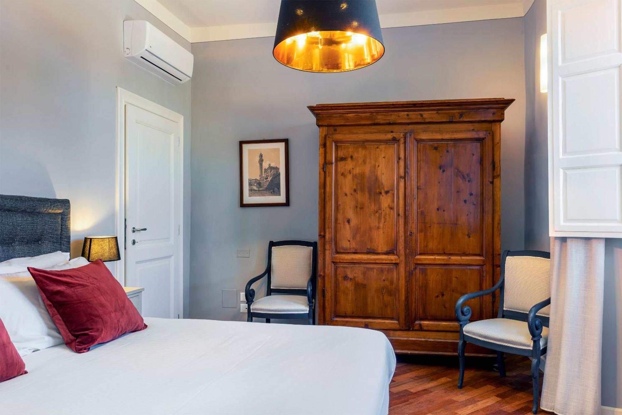 Genteel Piazza Pitti Apartment Florence