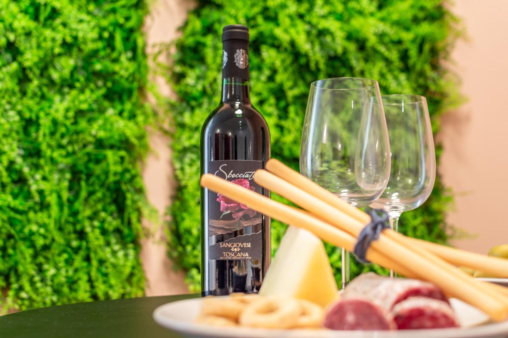 Wine Moscato Apartment Florence