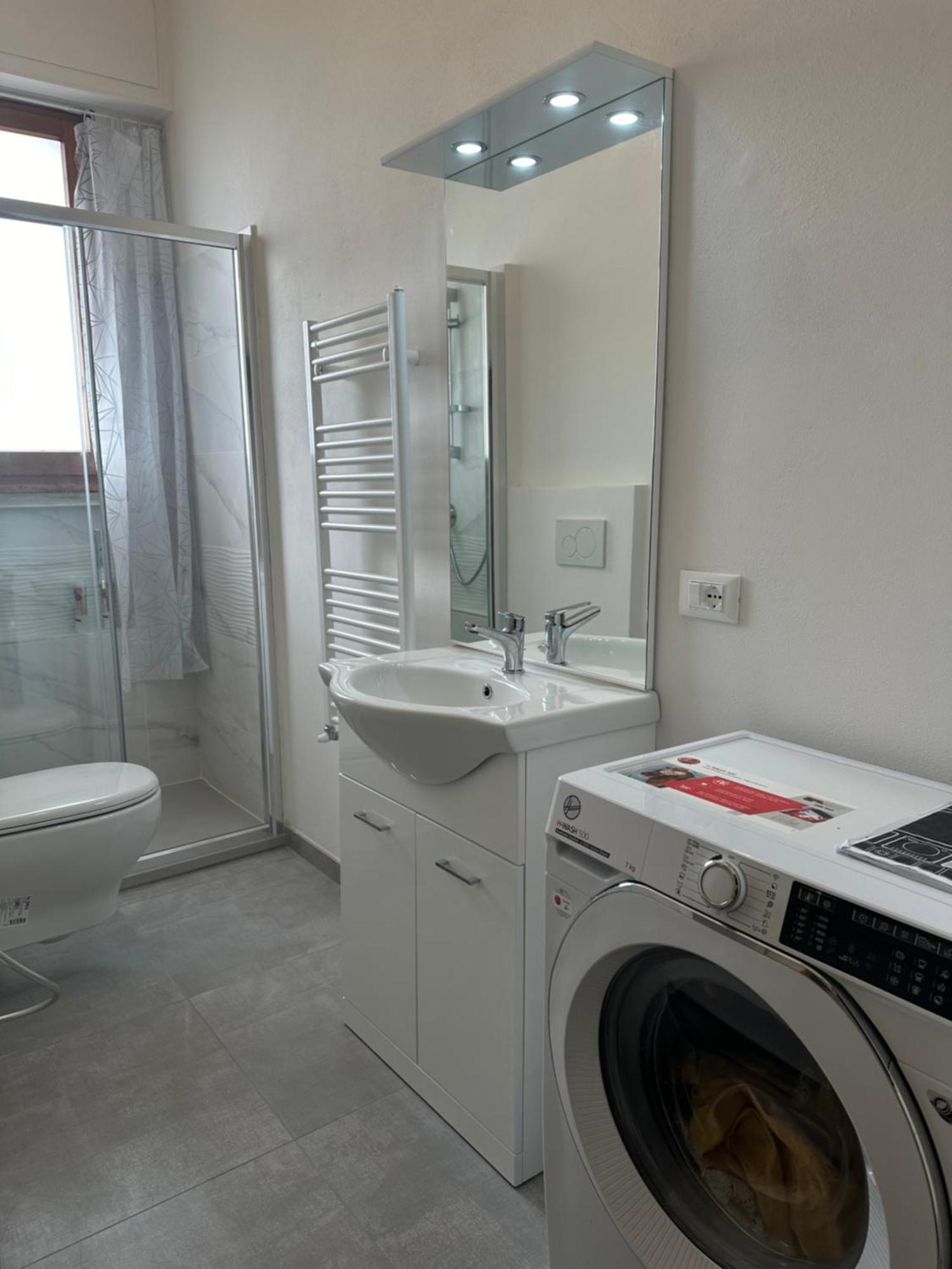 Alloggio in famiglia Jf Yellow - Ideal Location Away From The Crowds And Close To The Tramline Stop - Only Female Guests Or Couples Firenze