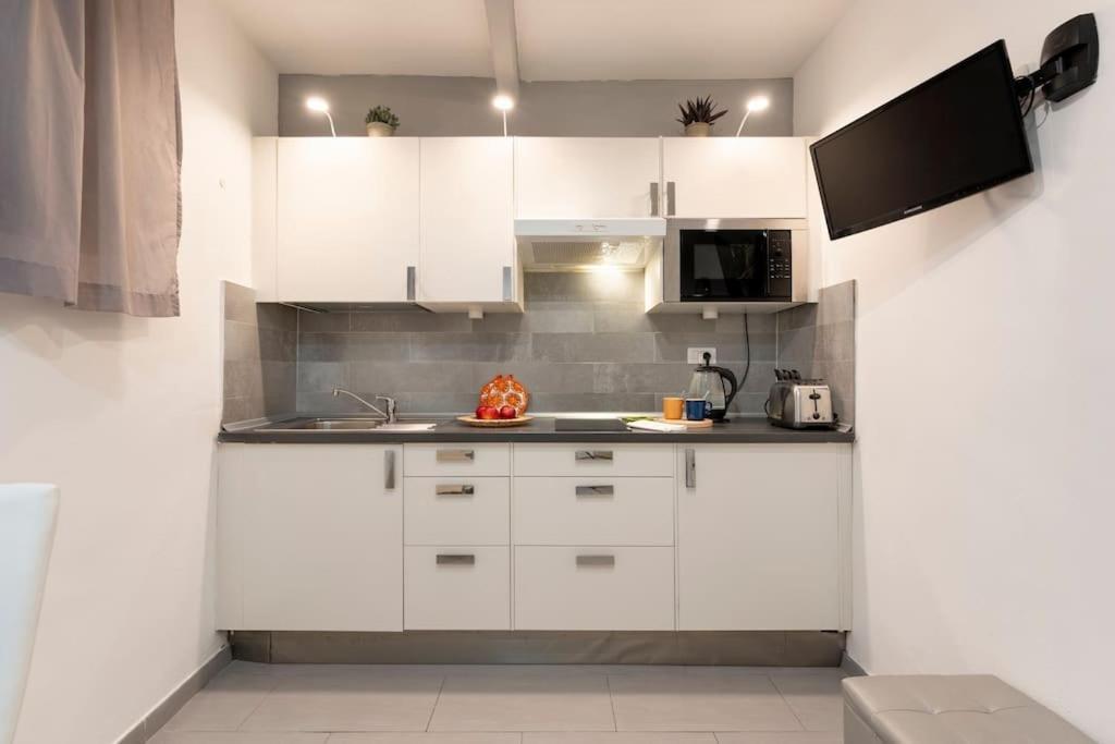 Apartment Macci-sant' Ambrogio One Bedroom Flat