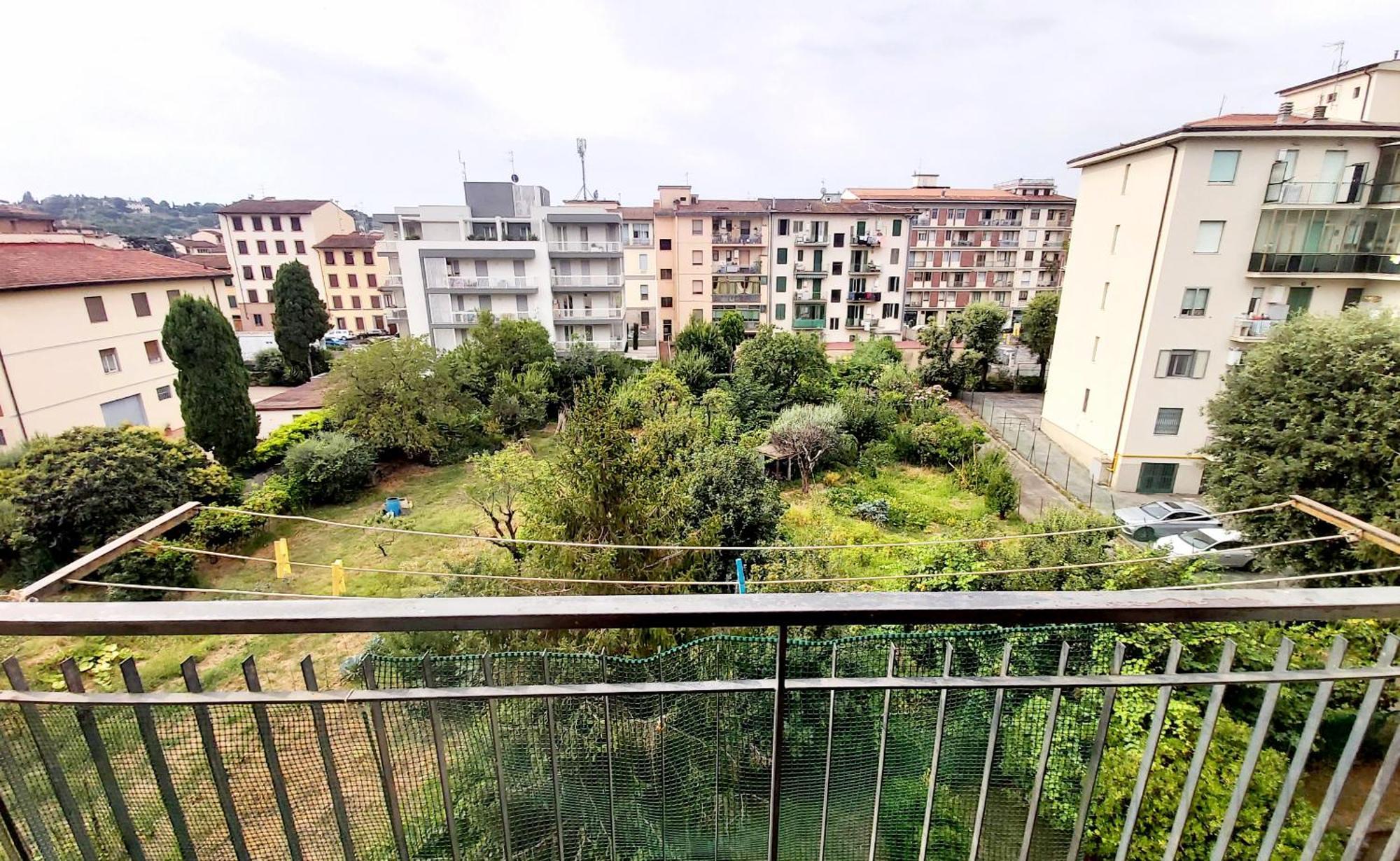 Jf Yellow - Ideal Location Away From The Crowds And Close To The Tramline Stop - Only Female Guests Or Couples Alloggio in famiglia