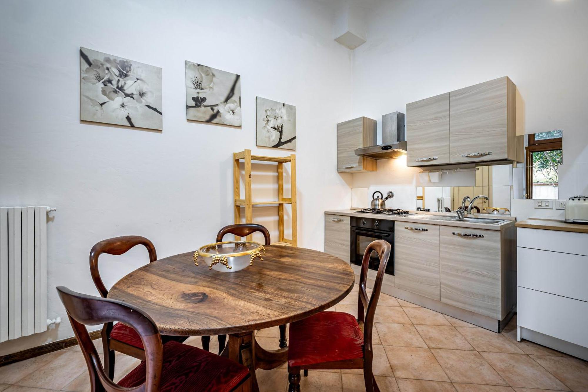 Yid With Little Garden Apartment