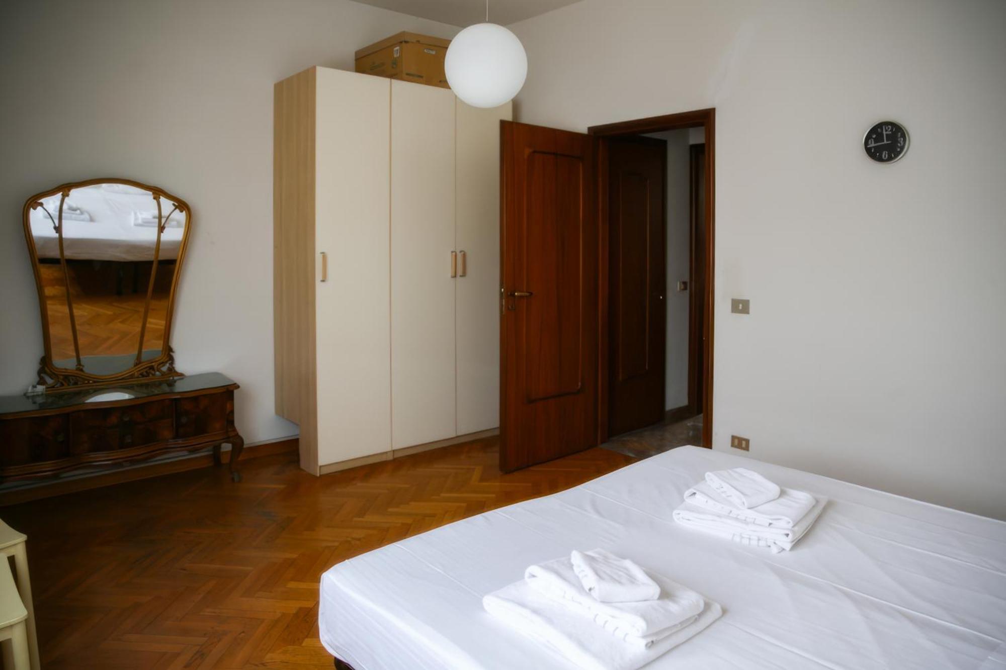 Quaint 2-br Outside Ztl *