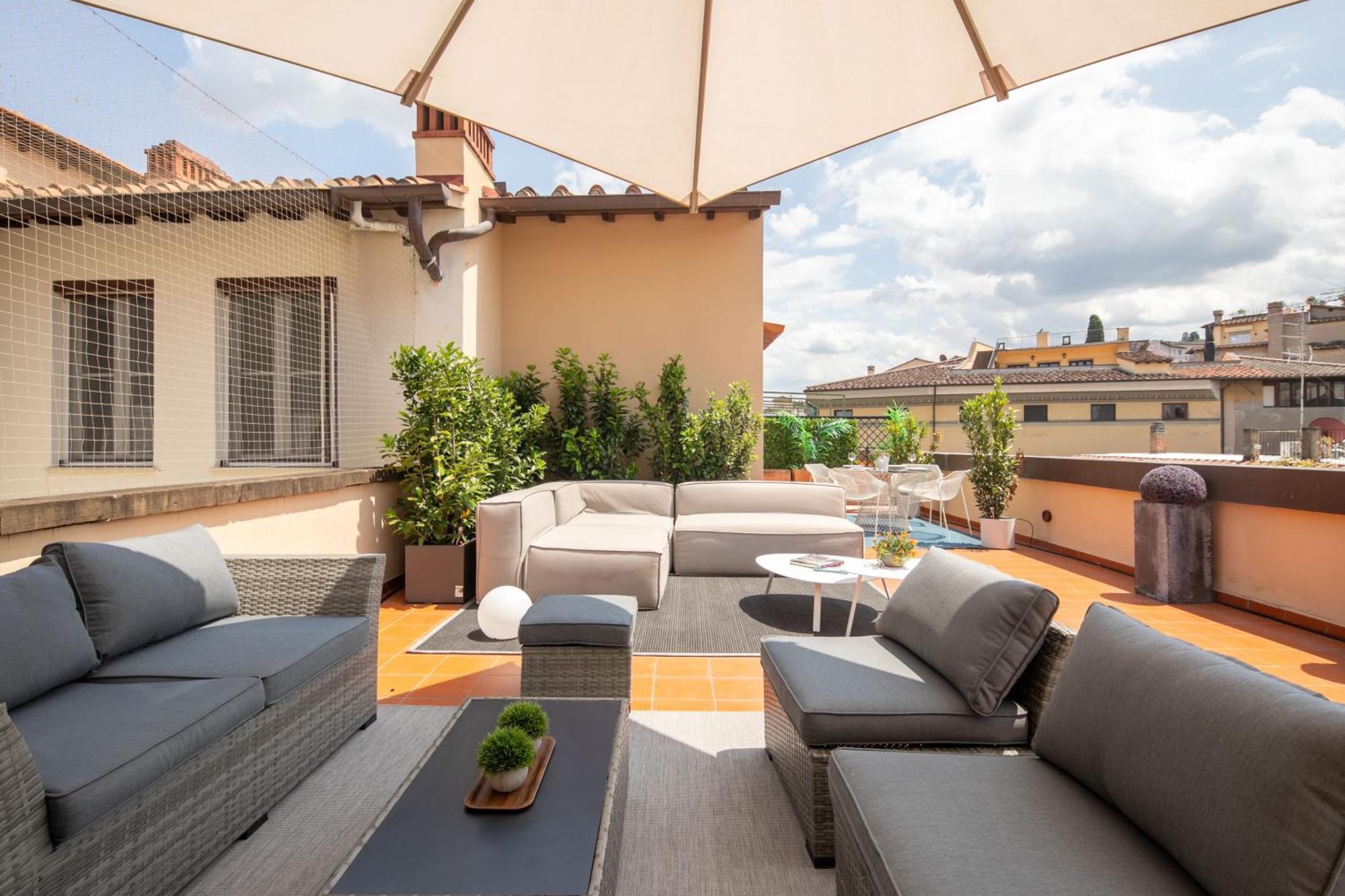 Appartamento Attico Ponte Vecchio Vista Duomo+parking+terrazzo Firenze