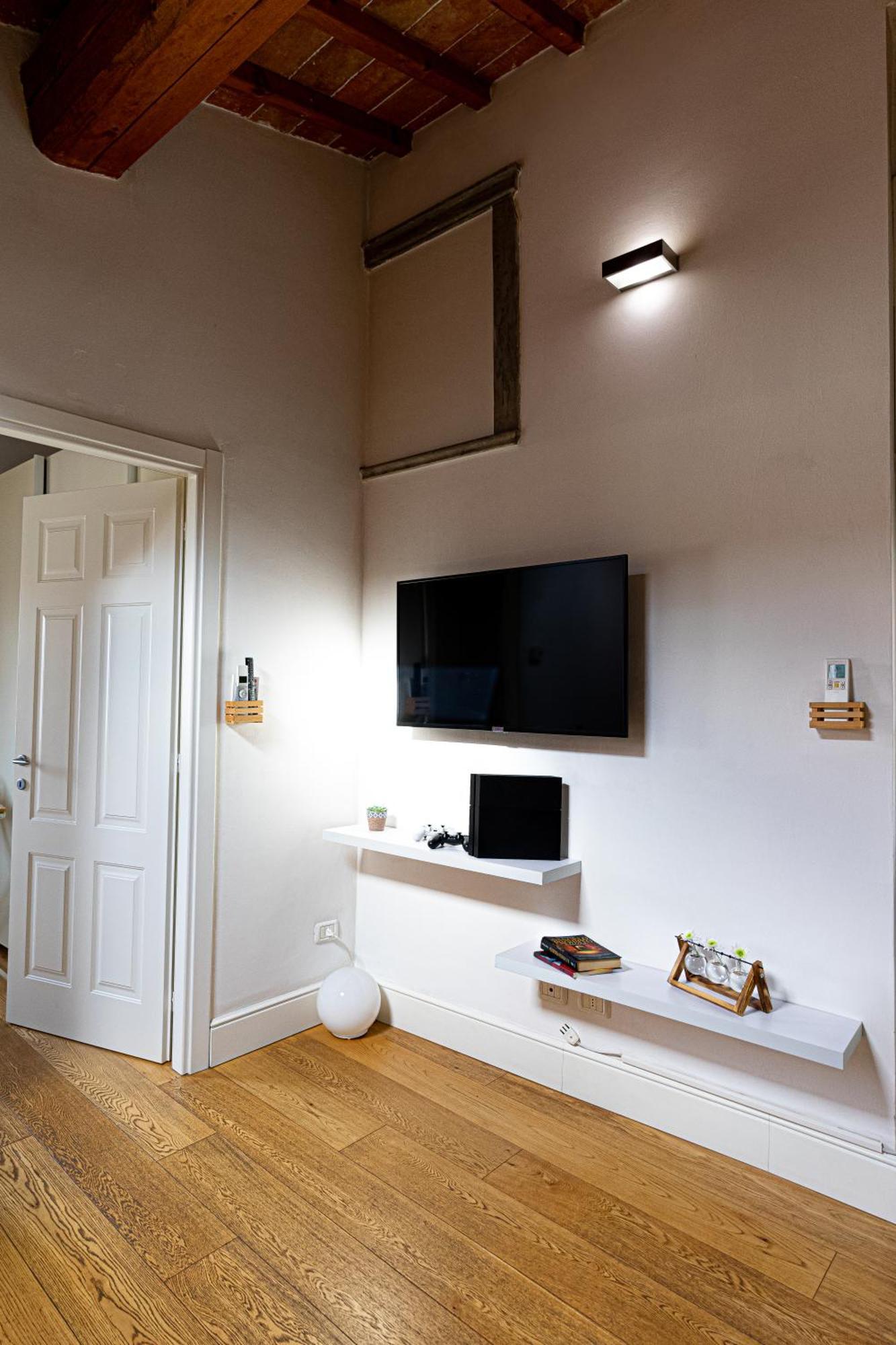 Floor 21 Apartment