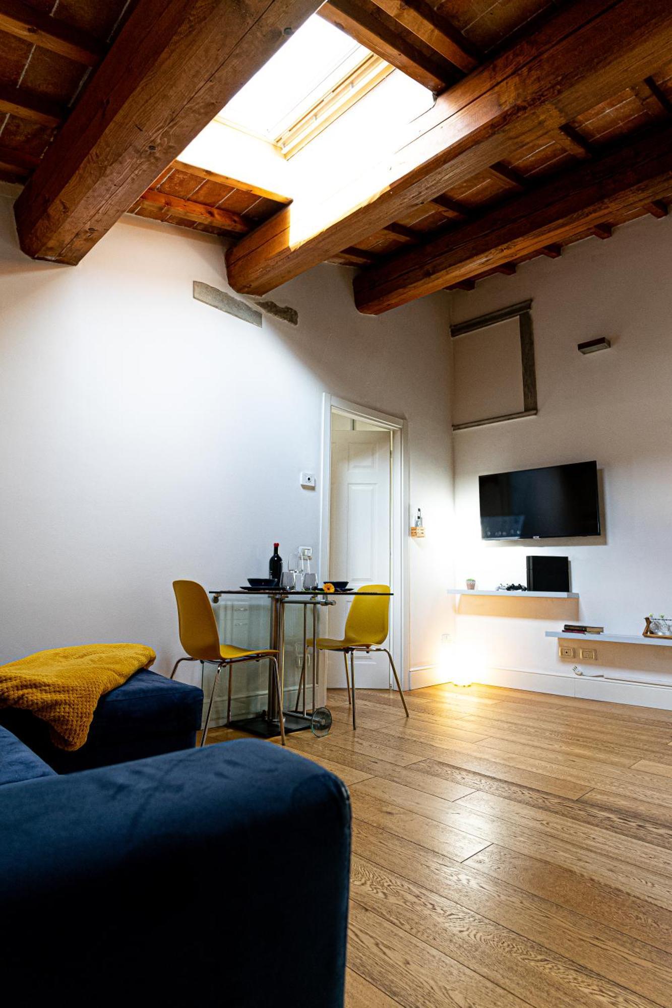 Floor 21 Apartment *