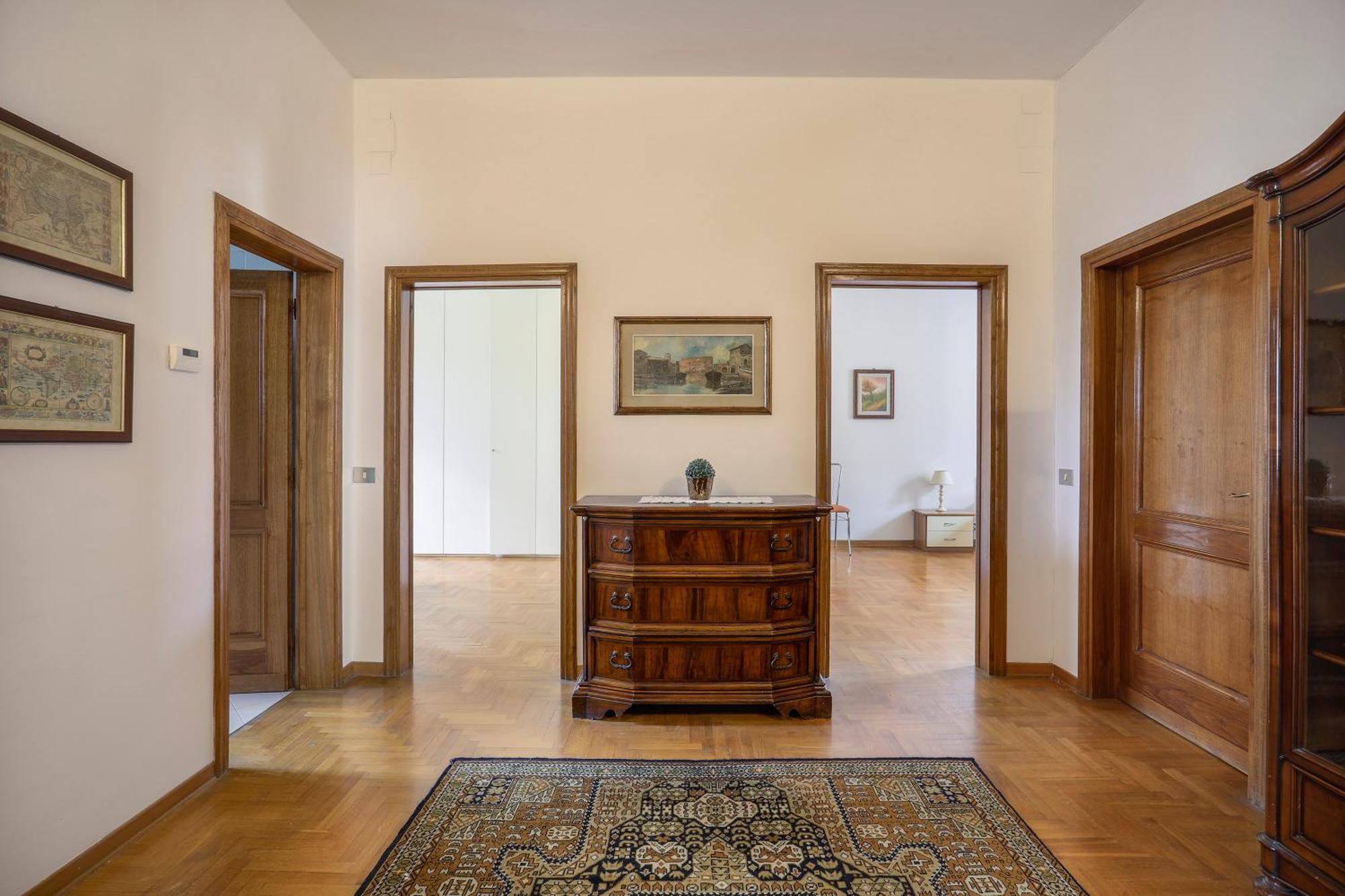 Apartment Spacious 3 Bedroom *