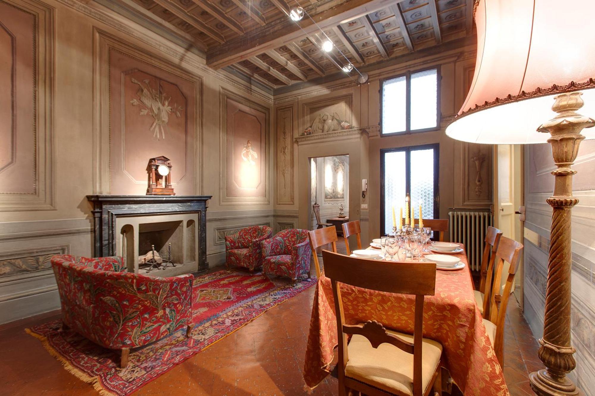 Palazzo Bucciolini Apartment Florence