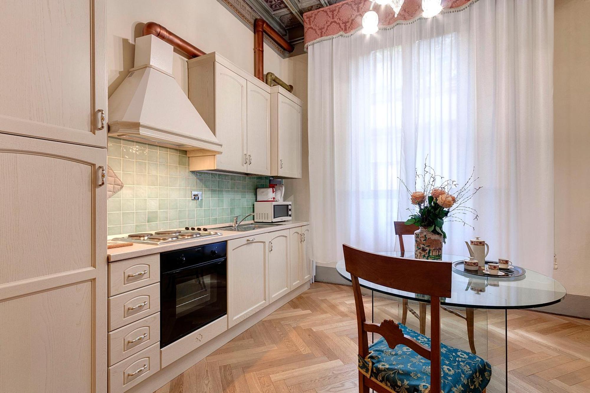 Apartment Palazzo Bucciolini Florence