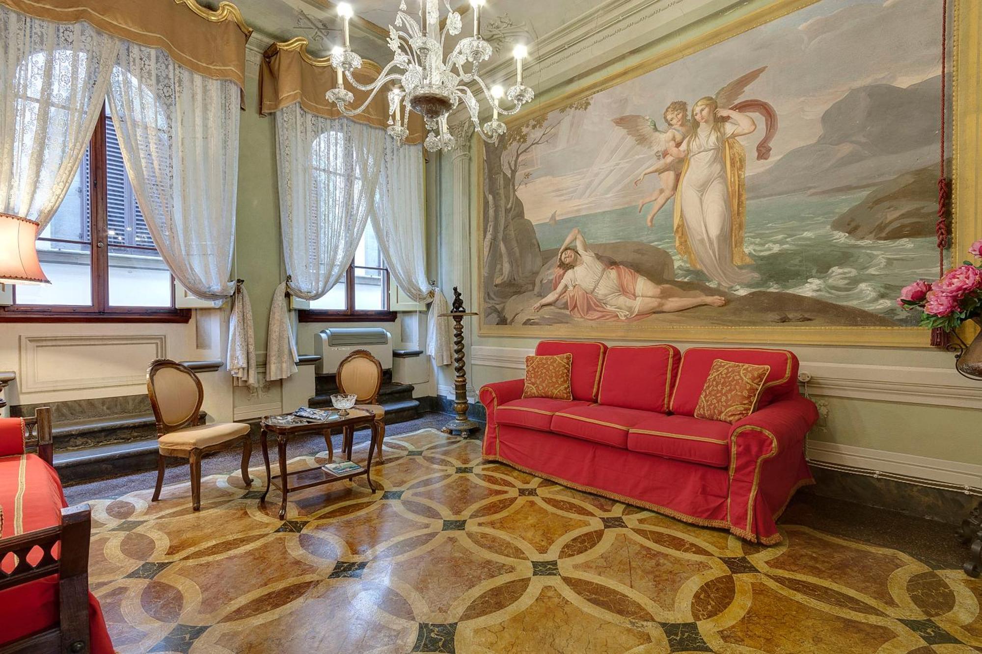 Palazzo Bucciolini Florence