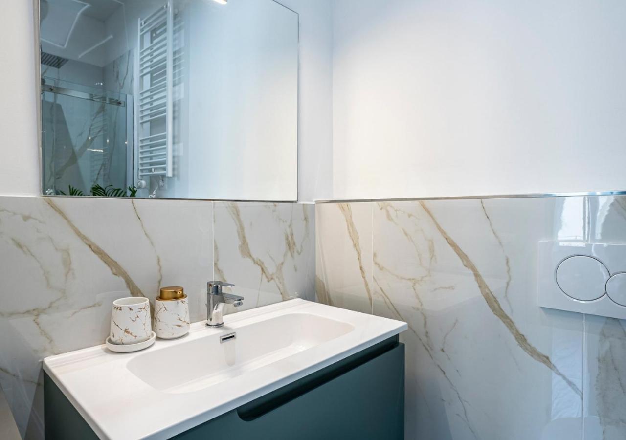 Apartment S.m.n-centro Bf48 Luxury Living With Balcony