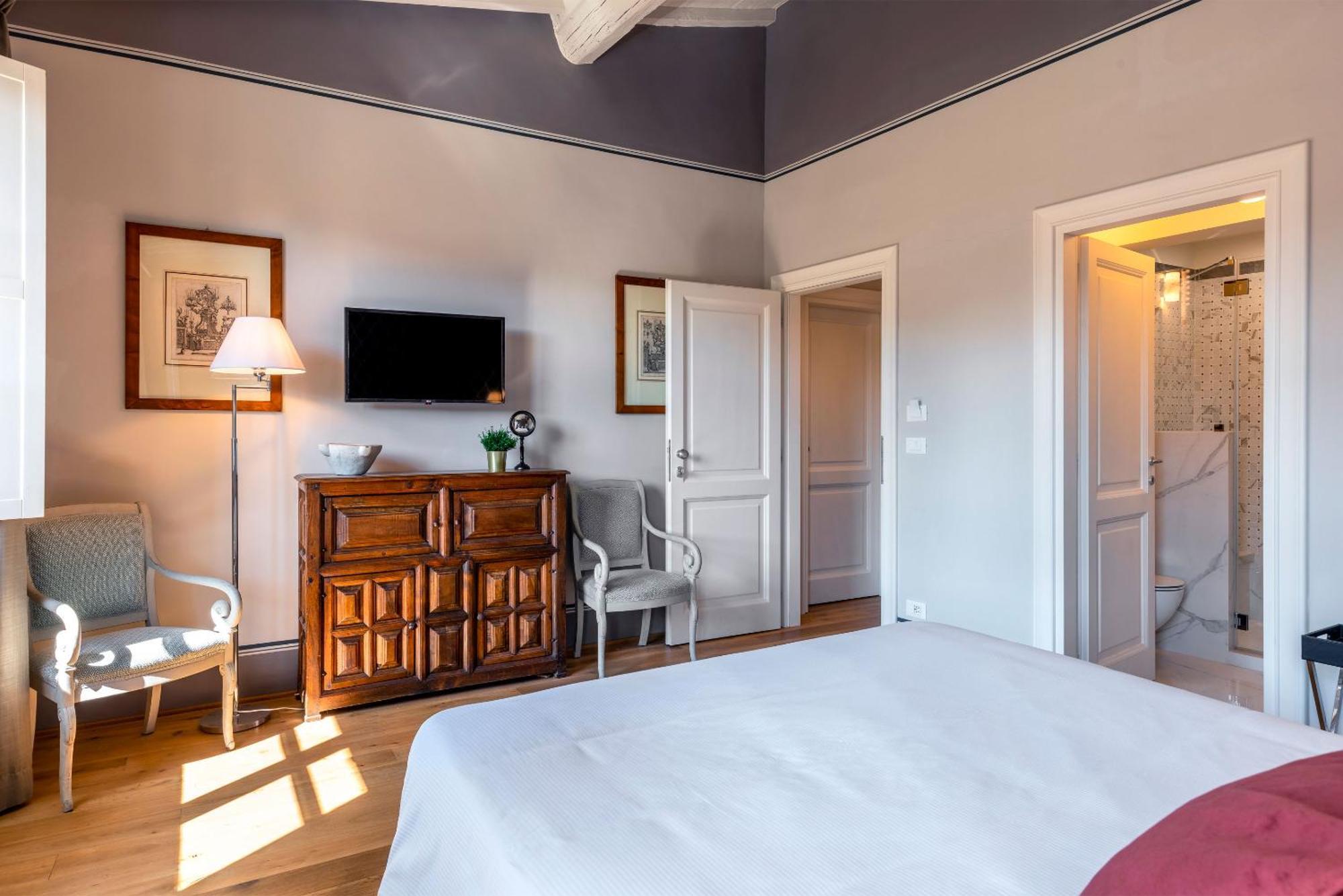 Genteel Piazza Pitti Apartment
