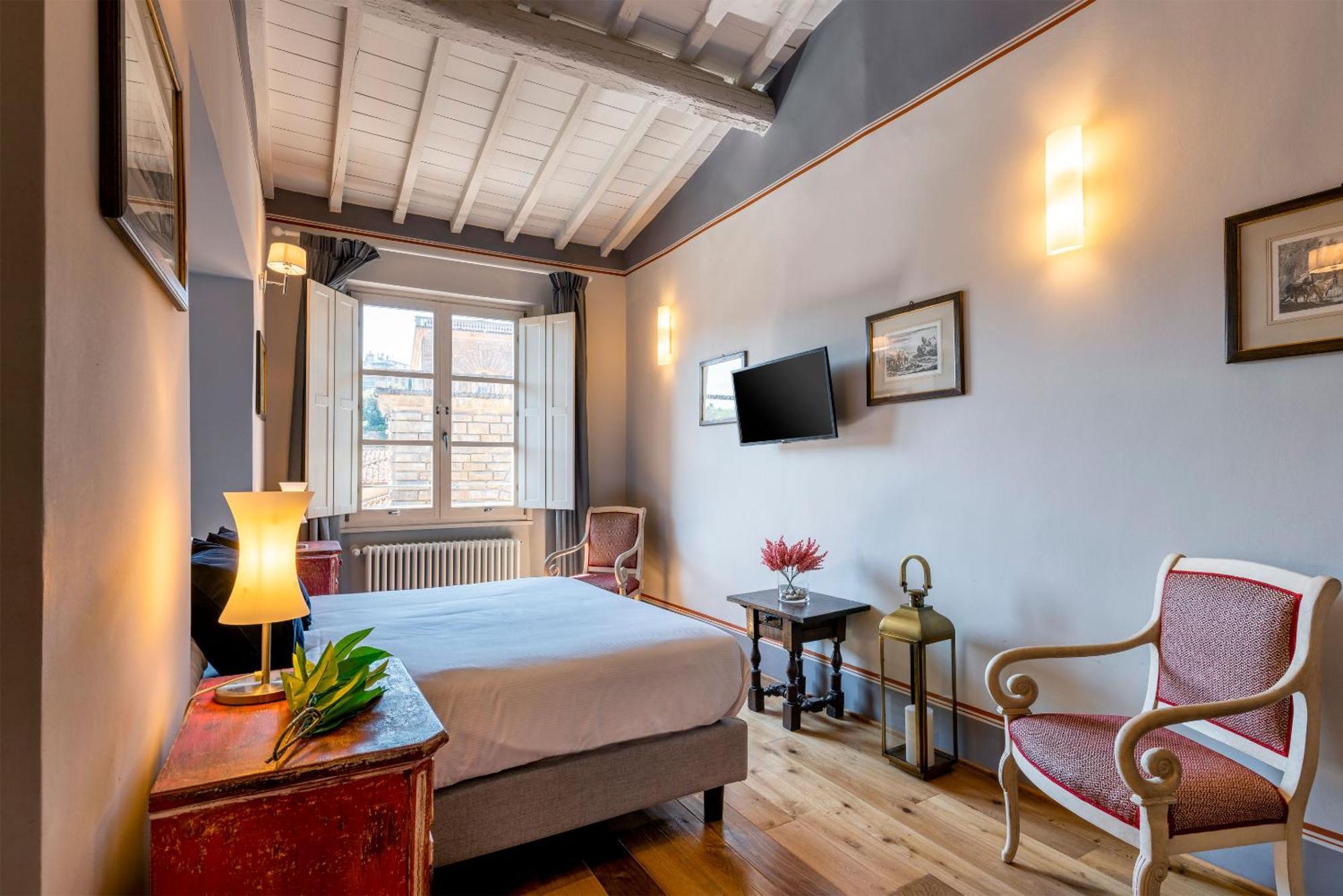 Genteel Piazza Pitti Apartment *