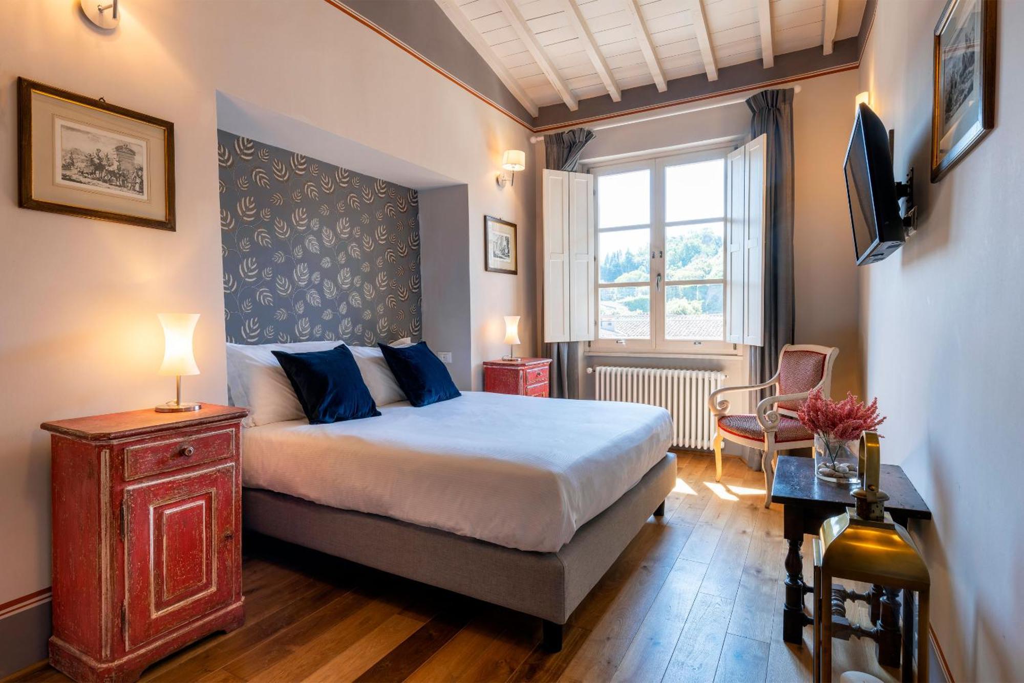 Genteel Piazza Pitti Apartment Florence