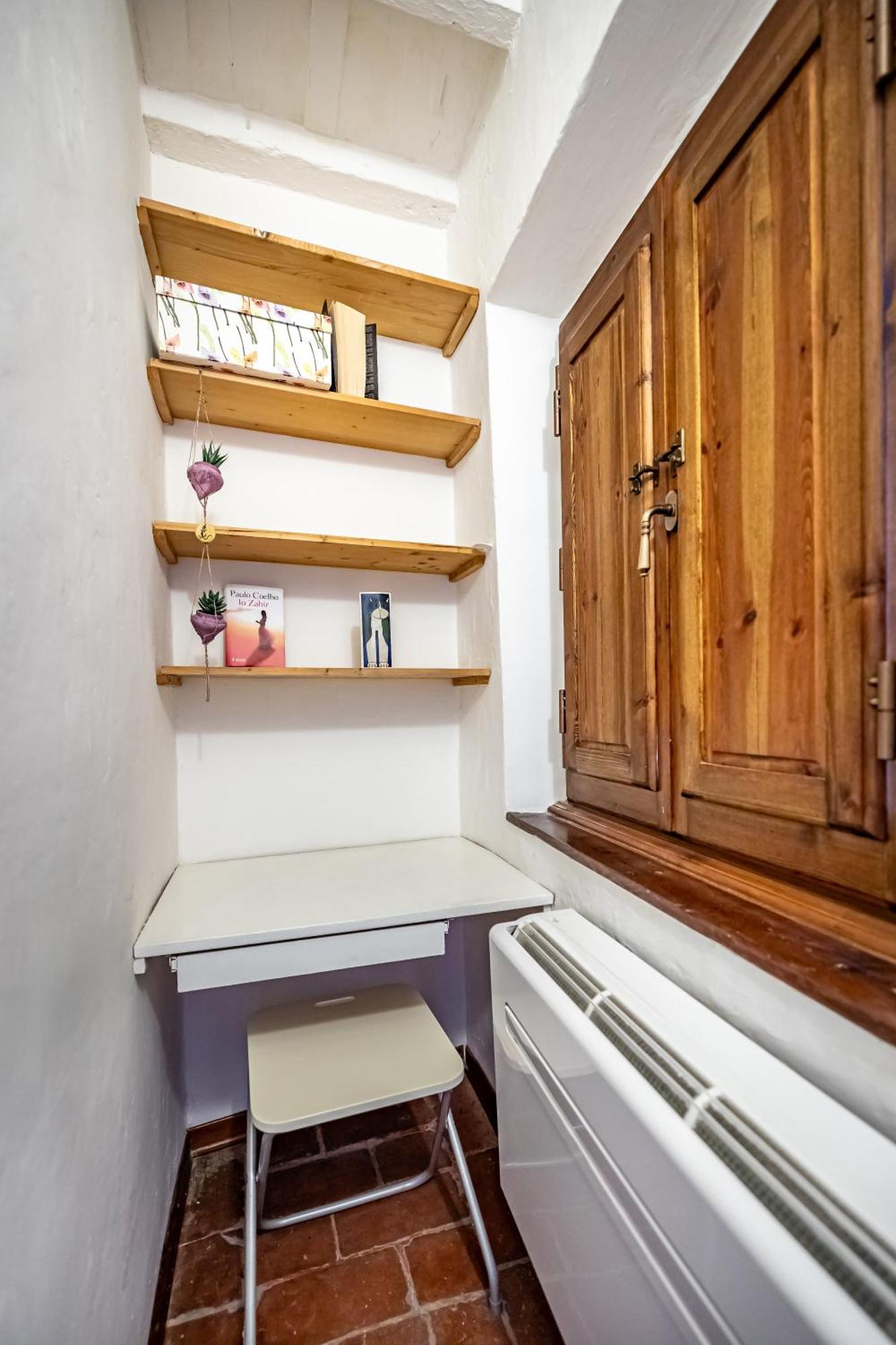Roommo Viola Apartment