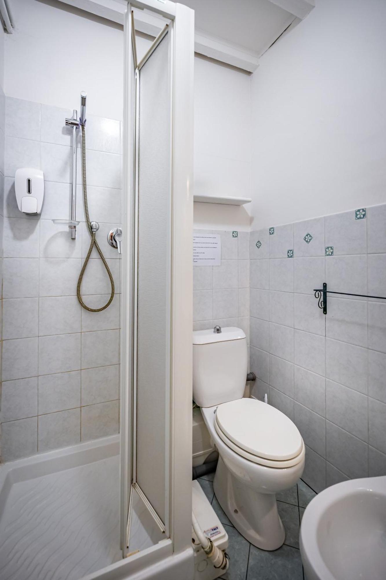 Roommo Viola Apartment *