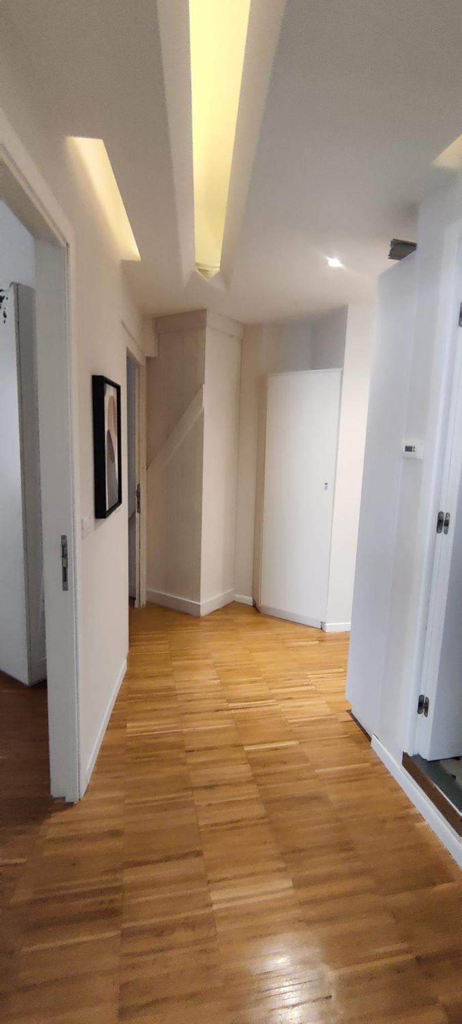 Toc Toc - Modern In Apartment *