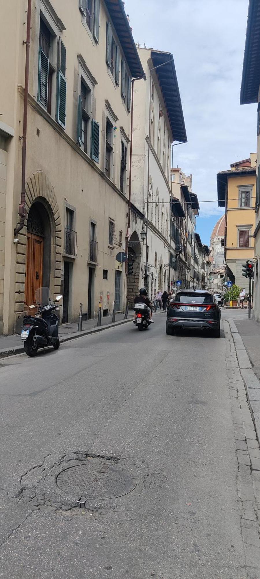 Toc Toc - Modern In Florence