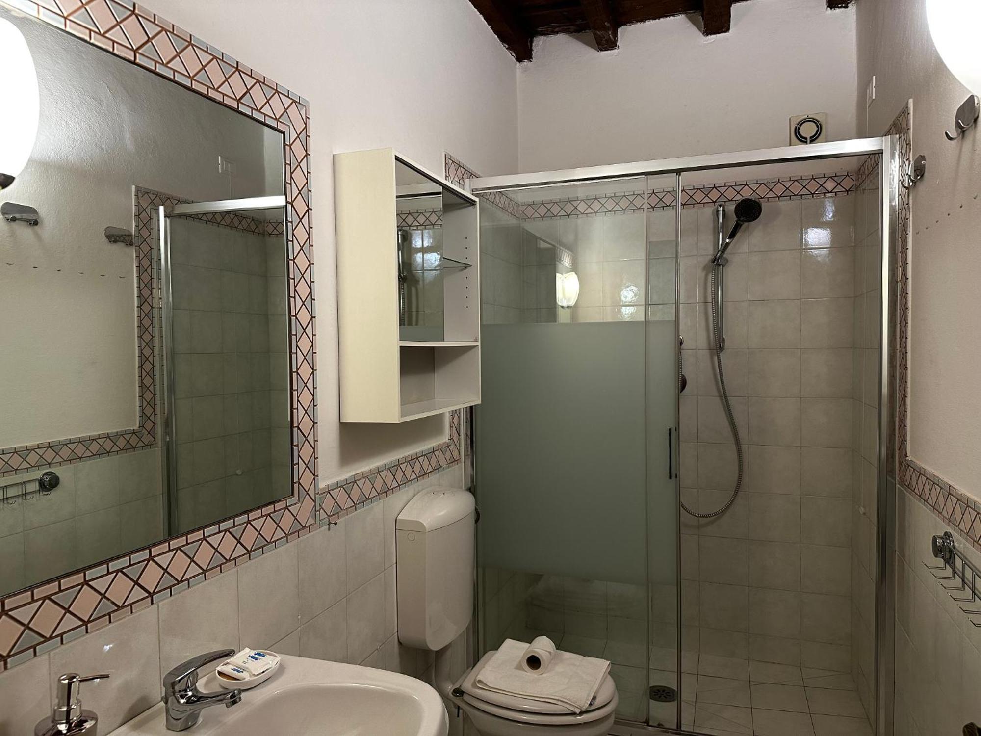 Guicciardini - Boutique In The Heart Of *